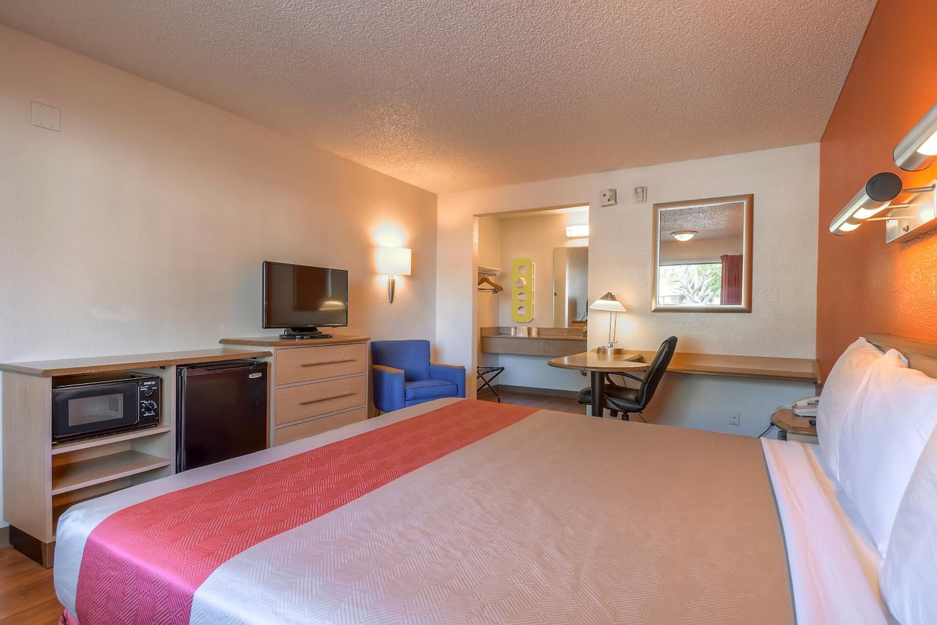Motel 6-Carlsbad, CA - East Near LEGOLAND gallery photo in Carlsbad, CA — image 27