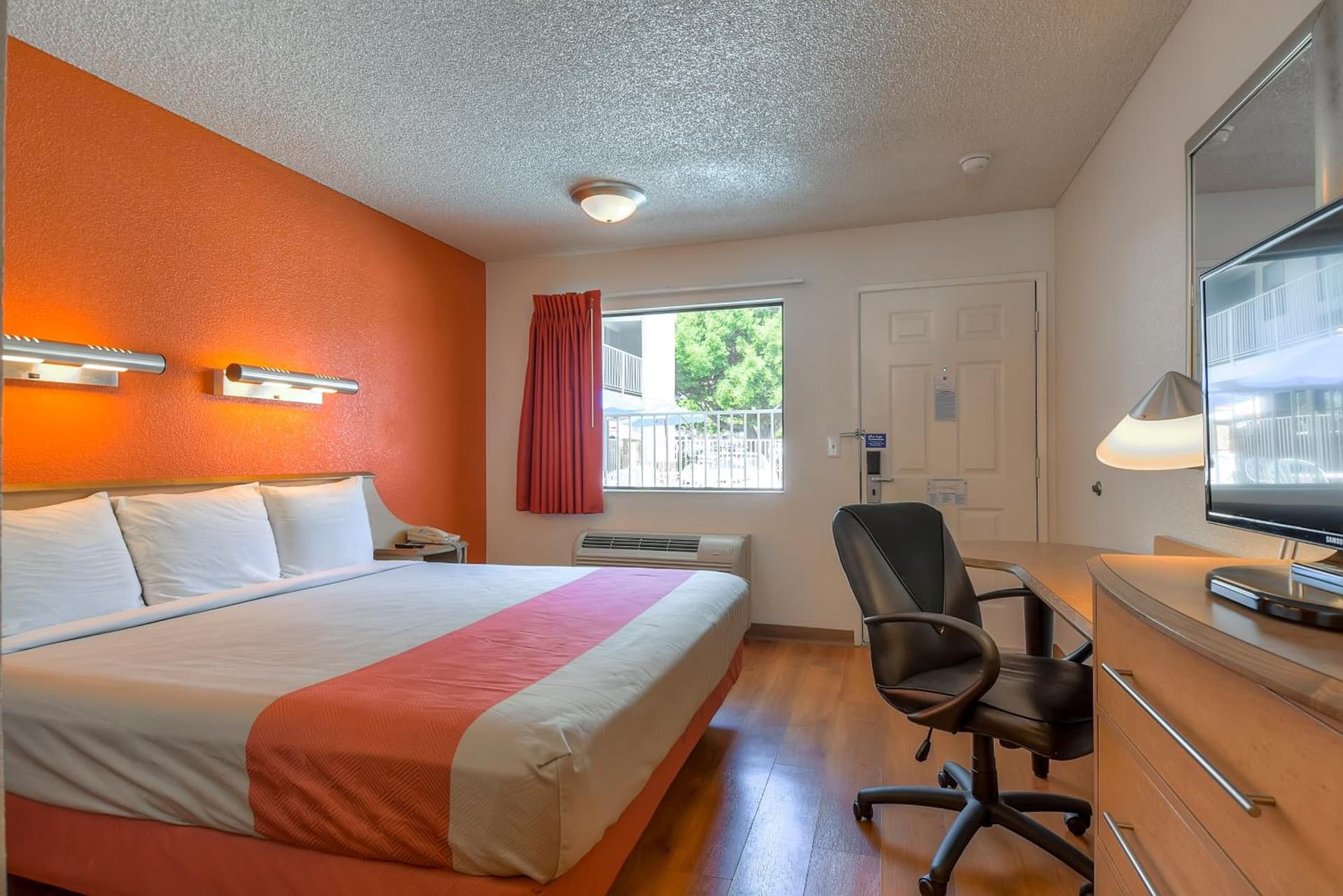 Motel 6-Carlsbad, CA - East Near LEGOLAND gallery photo in Carlsbad, CA — image 33