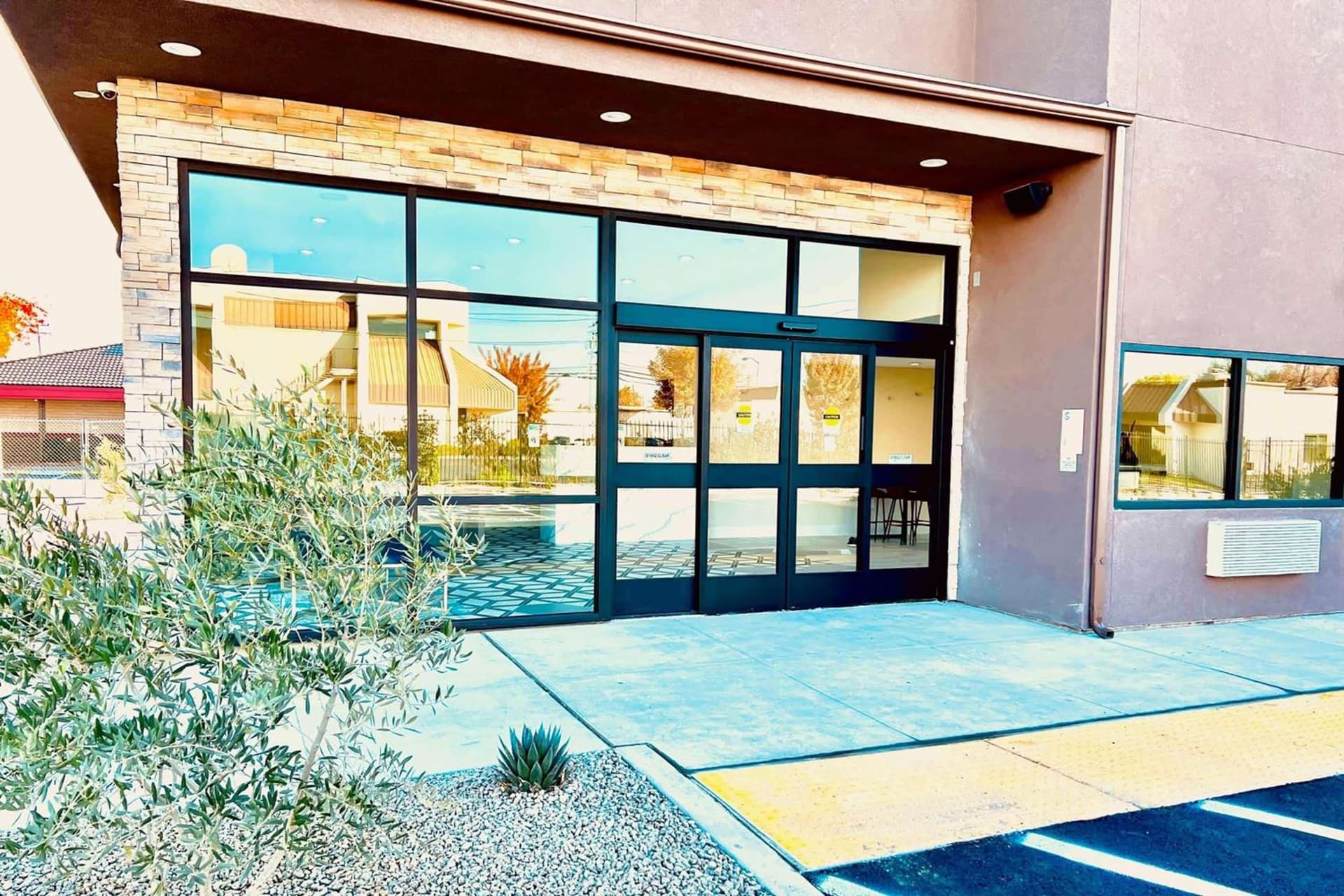 Ramada by Wyndham Modesto Yosemite Area gallery photo in Modesto, CA — image 55