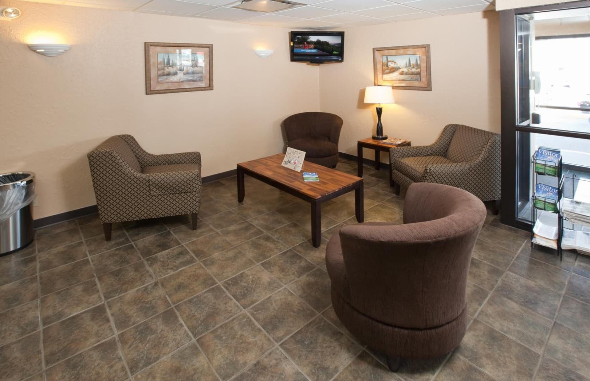 Med City Inn & Suites Rochester Mayo Clinic Area interior in Rochester, MN — gallery photo 2