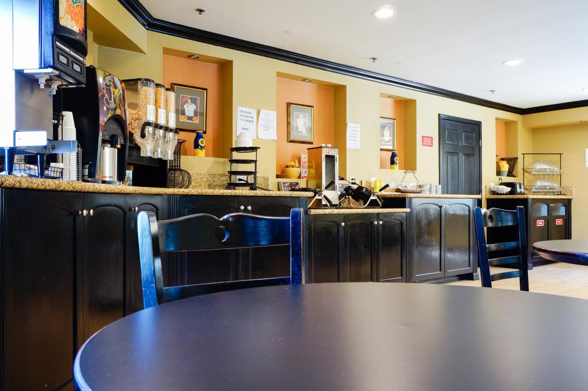 Ramada by Wyndham Ontario Airport & Convention Center gallery photo in Ontario, CA — image 6