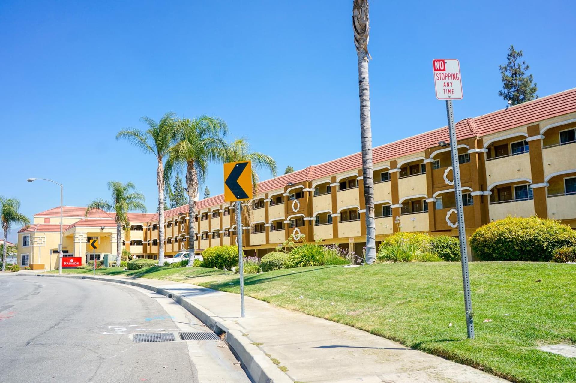 Ramada by Wyndham Ontario Airport & Convention Center gallery photo in Ontario, CA — image 44