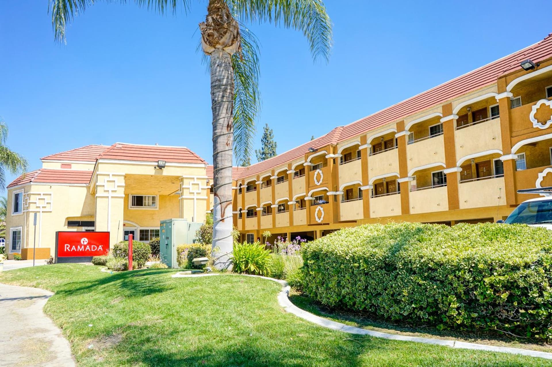 Ramada by Wyndham Ontario Airport & Convention Center gallery photo in Ontario, CA — image 46