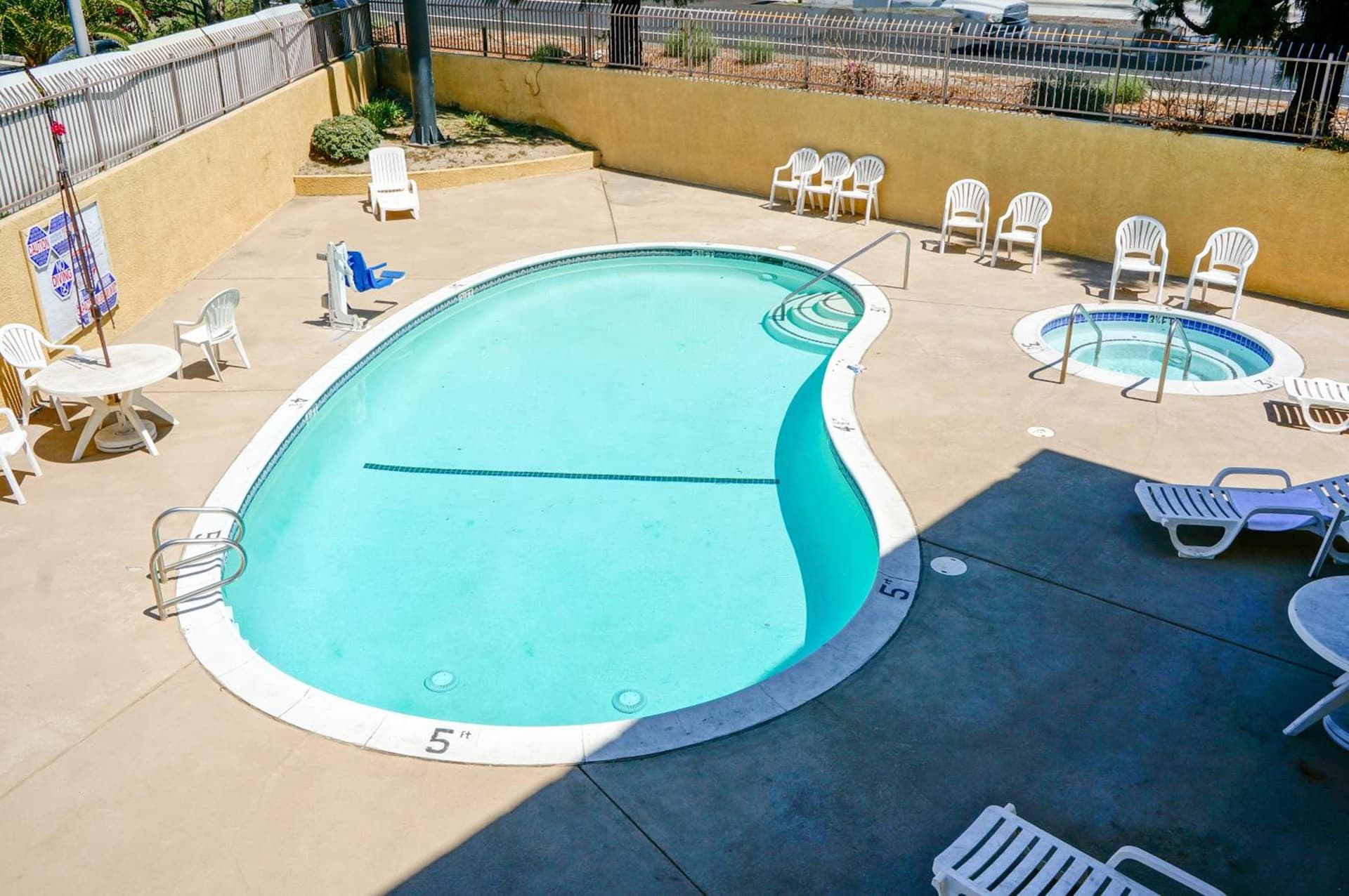 Ramada by Wyndham Ontario Airport & Convention Center gallery photo in Ontario, CA — image 19