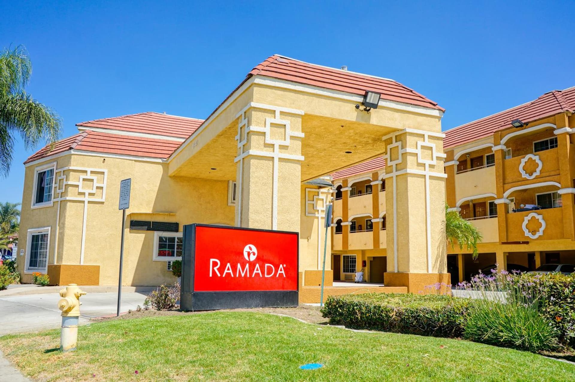 Ramada by Wyndham Ontario Airport & Convention Center gallery photo in Ontario, CA — image 12