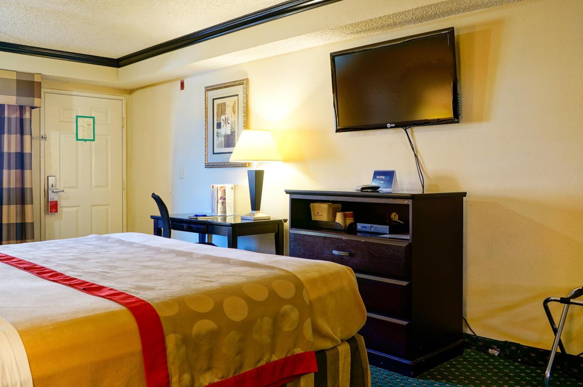 Ramada by Wyndham Ontario Airport & Convention Center gallery photo in Ontario, CA — image 4