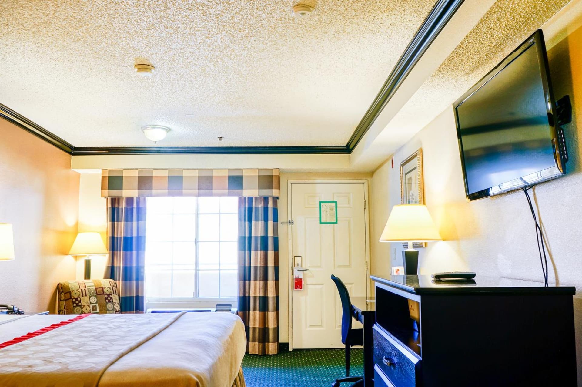 Ramada by Wyndham Ontario Airport & Convention Center interior in Ontario, CA — gallery photo 2