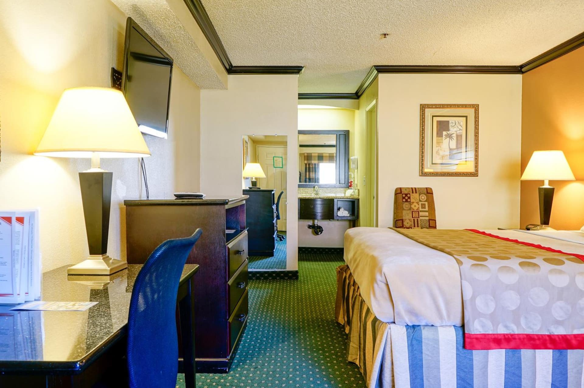 Ramada by Wyndham Ontario Airport & Convention Center gallery photo in Ontario, CA — image 51