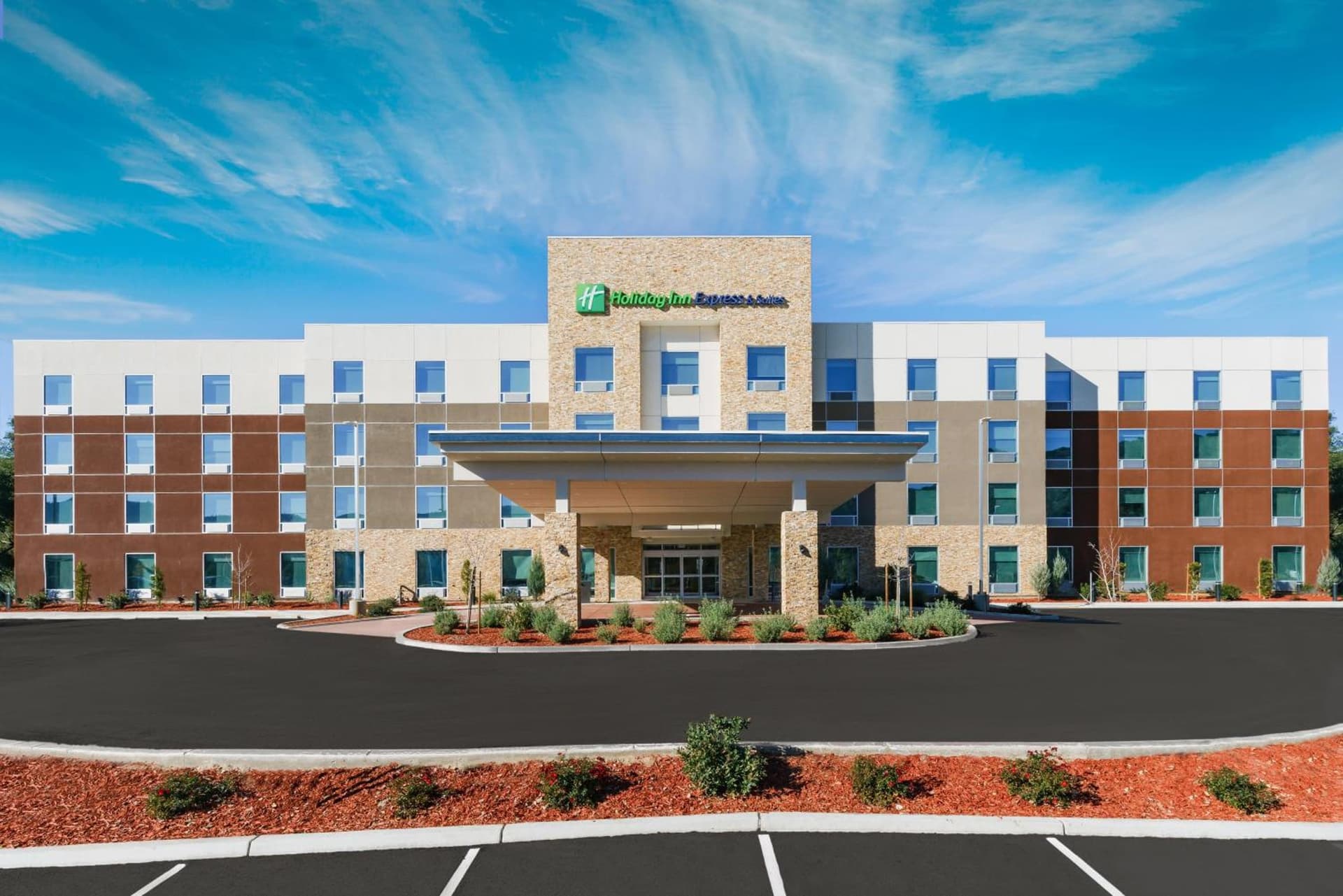 Holiday Inn Express & Suites Oakhurst-Yosemite Park Area by IHG — hotel in Oakhurst, California