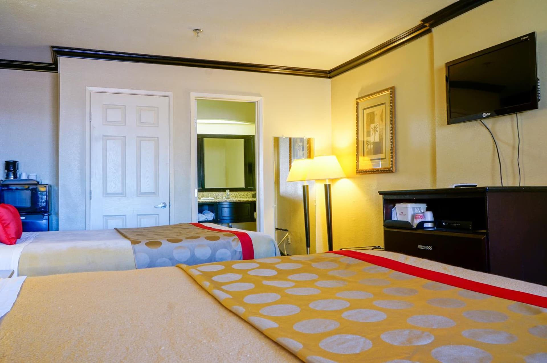 Ramada by Wyndham Ontario Airport & Convention Center gallery photo in Ontario, CA — image 11