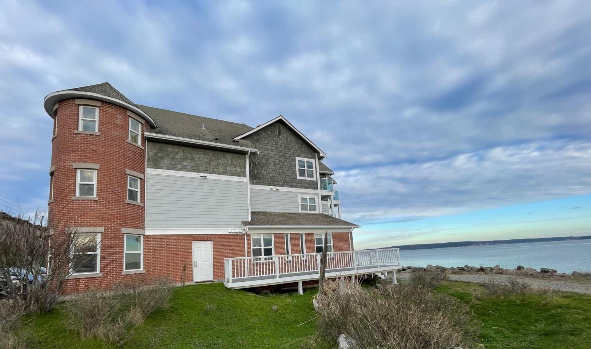 Tides Inn & Suites gallery photo in Port Townsend, WA — image 59