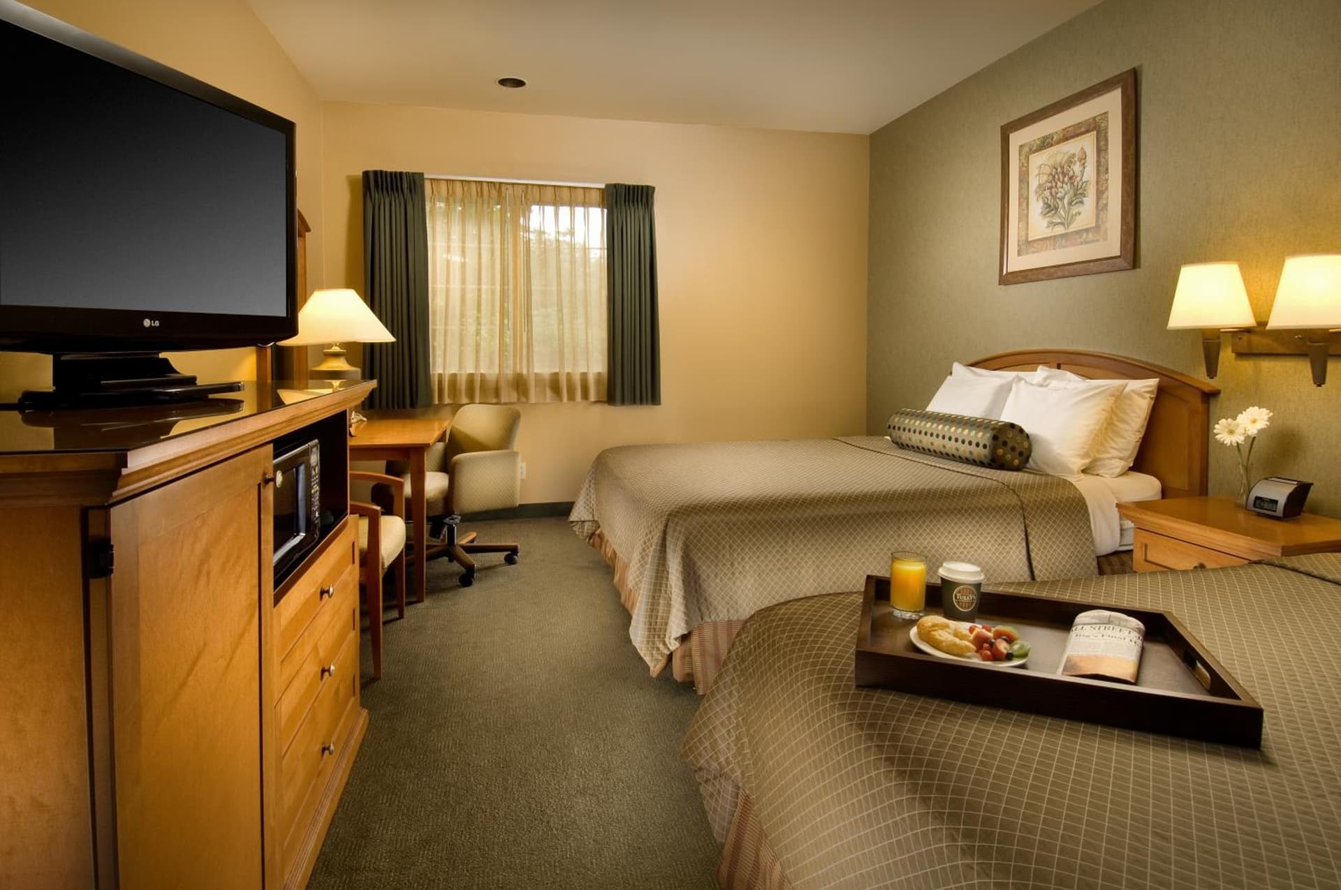 Redmond Inn interior in Redmond, WA — gallery photo 2