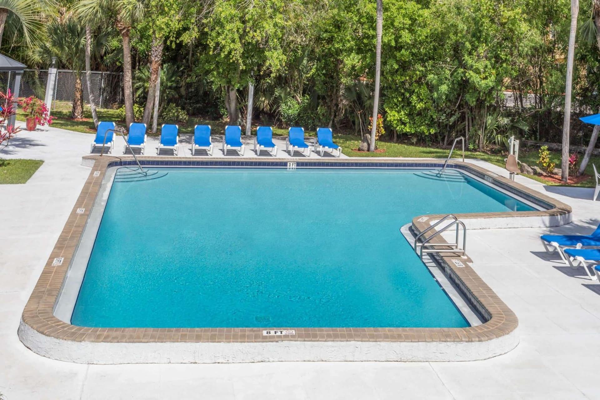 Travelodge by Wyndham Lakeland gallery photo in Lakeland, FL — image 4
