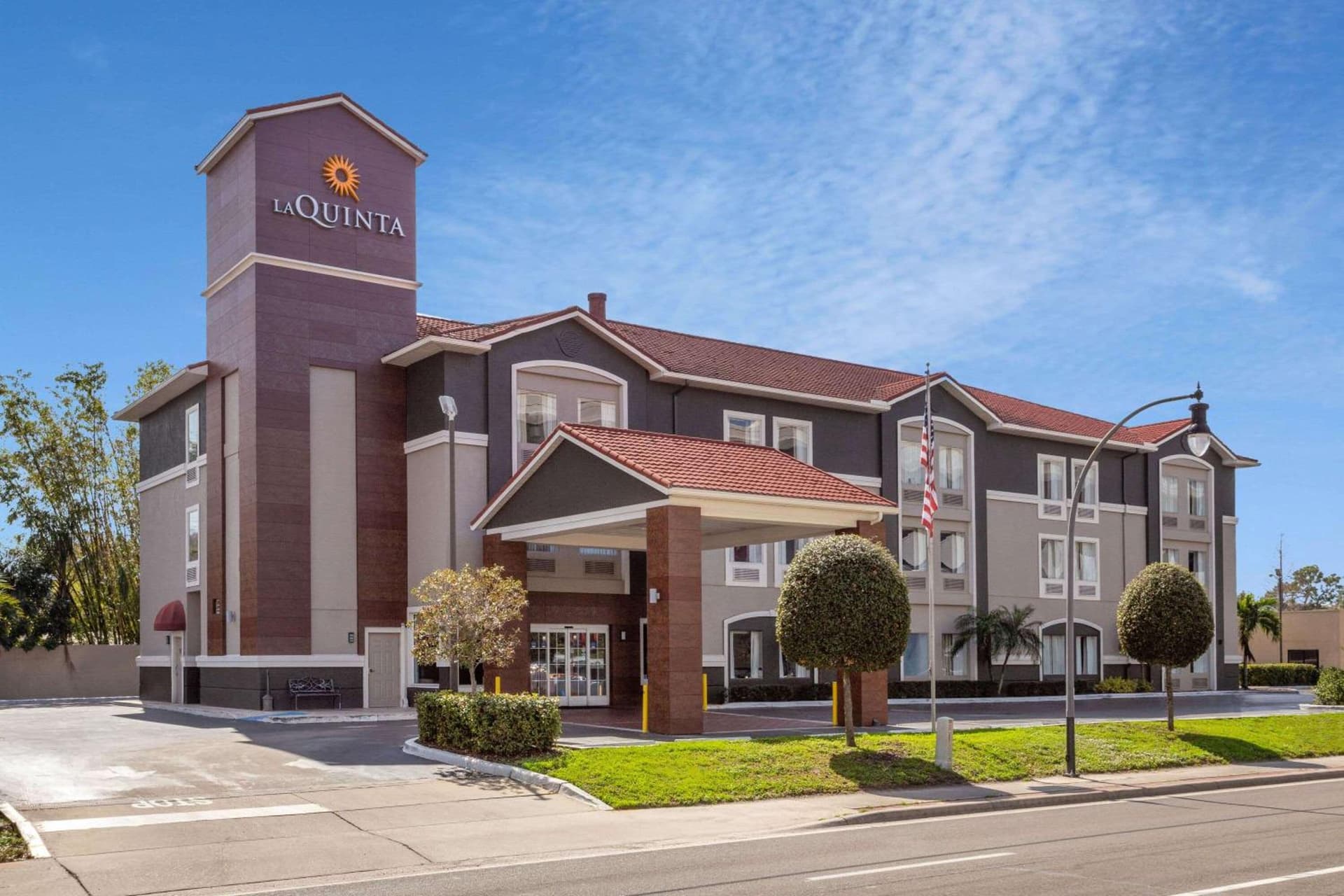 La Quinta by Wyndham Tampa Bay Area-Tampa South featured exterior or lobby in Tampa, FL — similar hotel