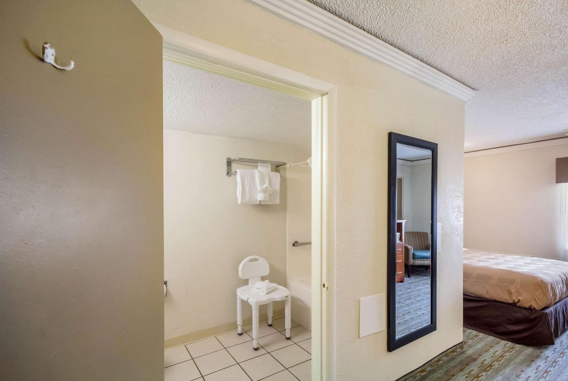 Quality Inn & Suites Kansas City - Independence I-70 East gallery photo in Independence, MO — image 17