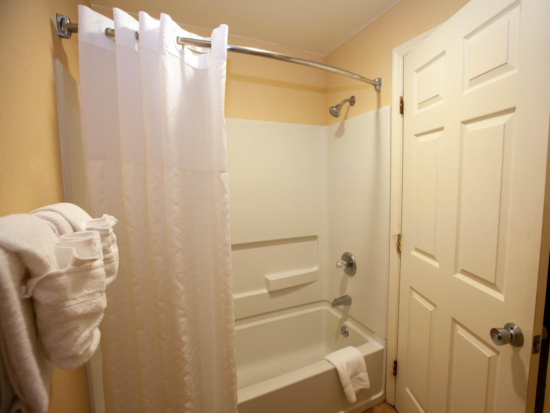 Baymont by Wyndham Knoxville/Cedar Bluff gallery photo in Knoxville, TN — image 26