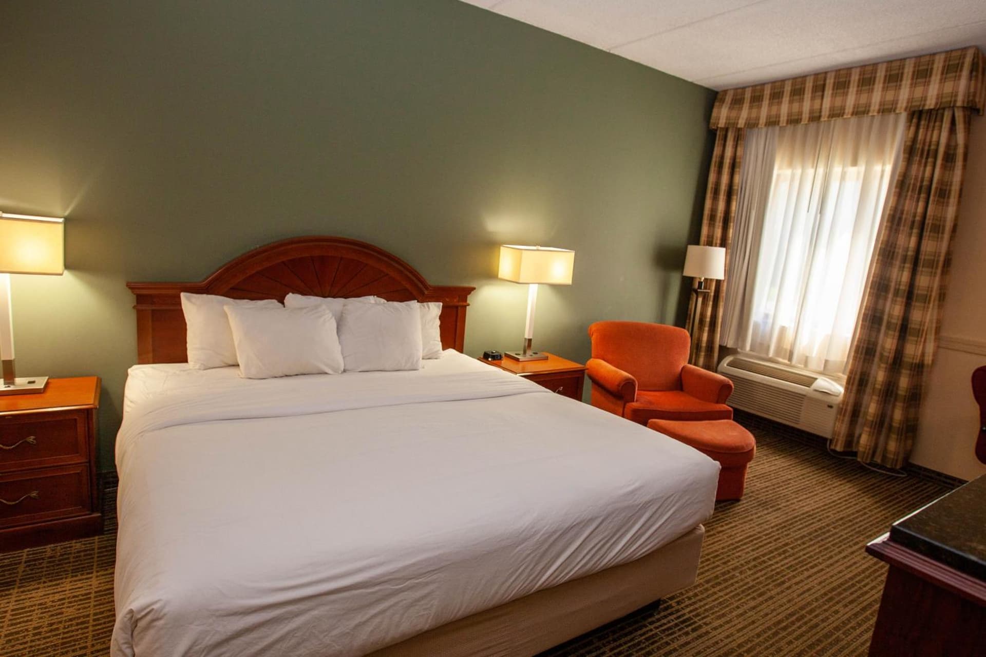 Baymont by Wyndham Knoxville/Cedar Bluff interior in Knoxville, TN — gallery photo 2