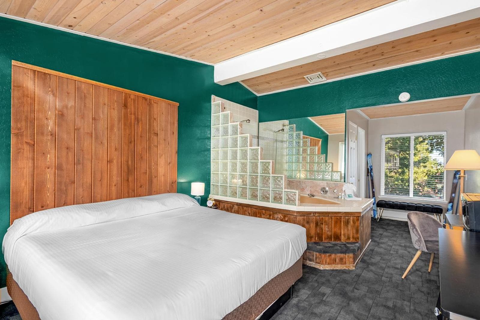 The Inn at Boatworks, Lake Tahoe property views in Tahoe City, CA — gallery photo 3