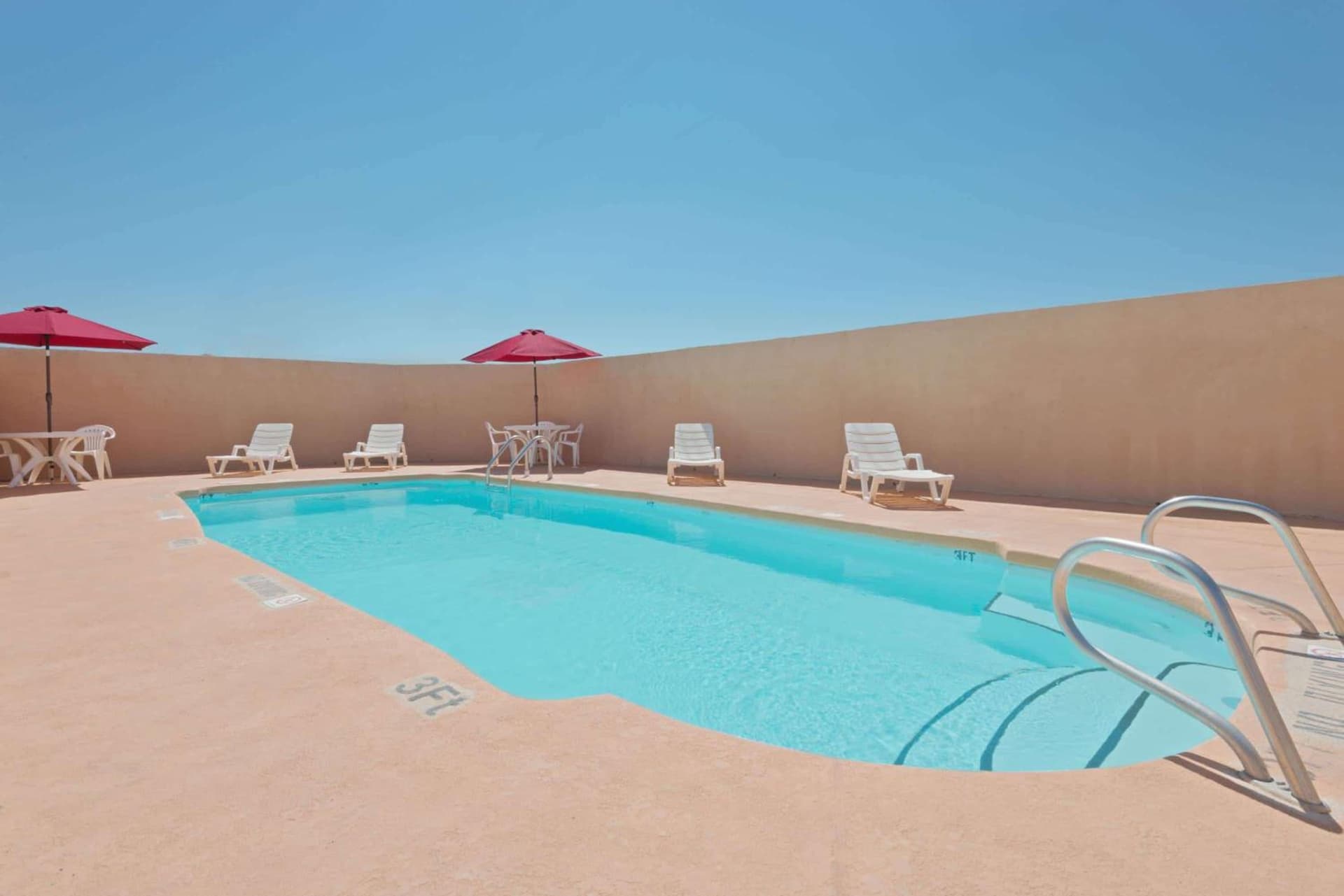 Super 8 by Wyndham Las Cruces/White Sands Area property views in Las Cruces, NM — gallery photo 3