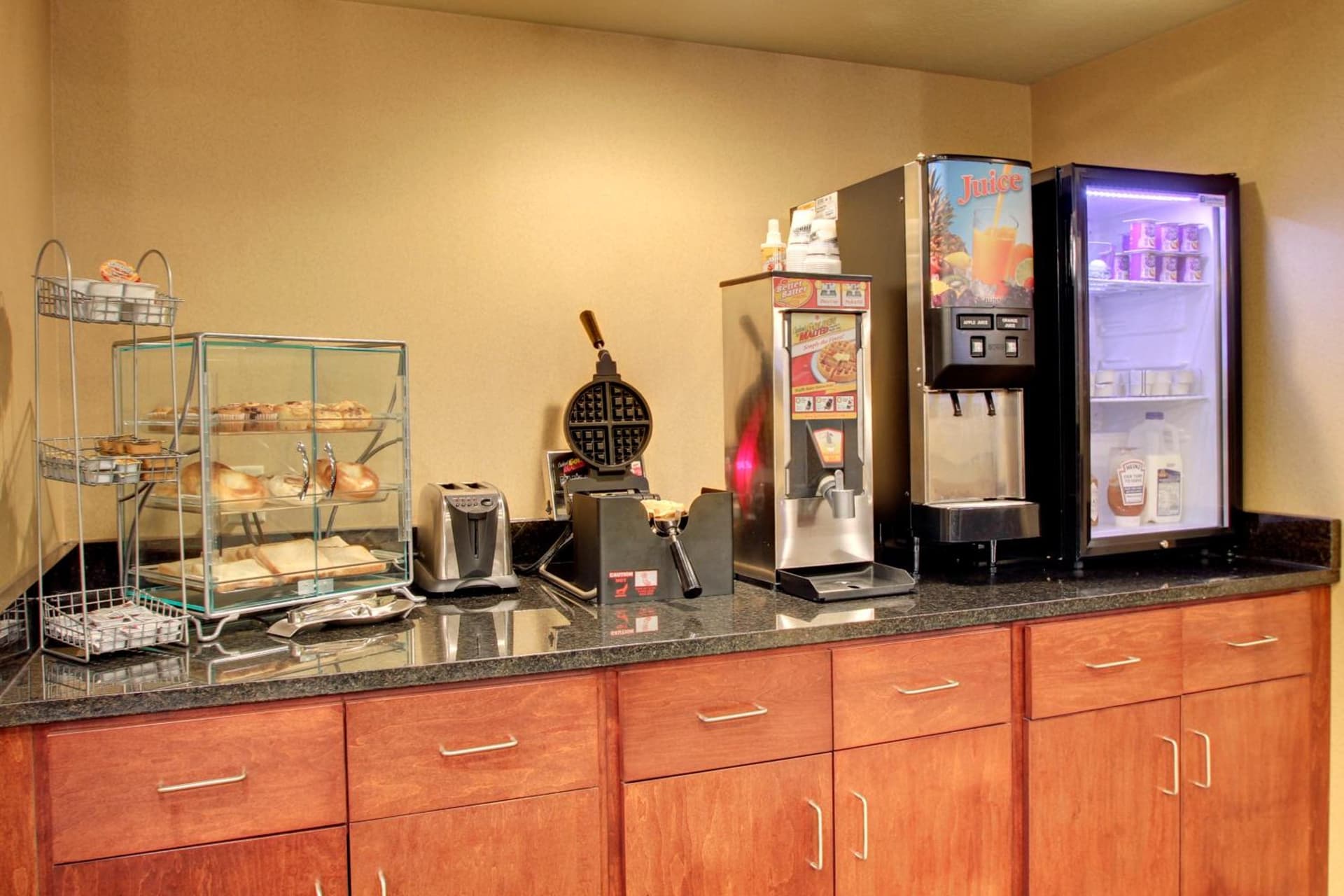 Cobblestone Inn and Suites - Eaton gallery photo in Eaton, CO — image 8