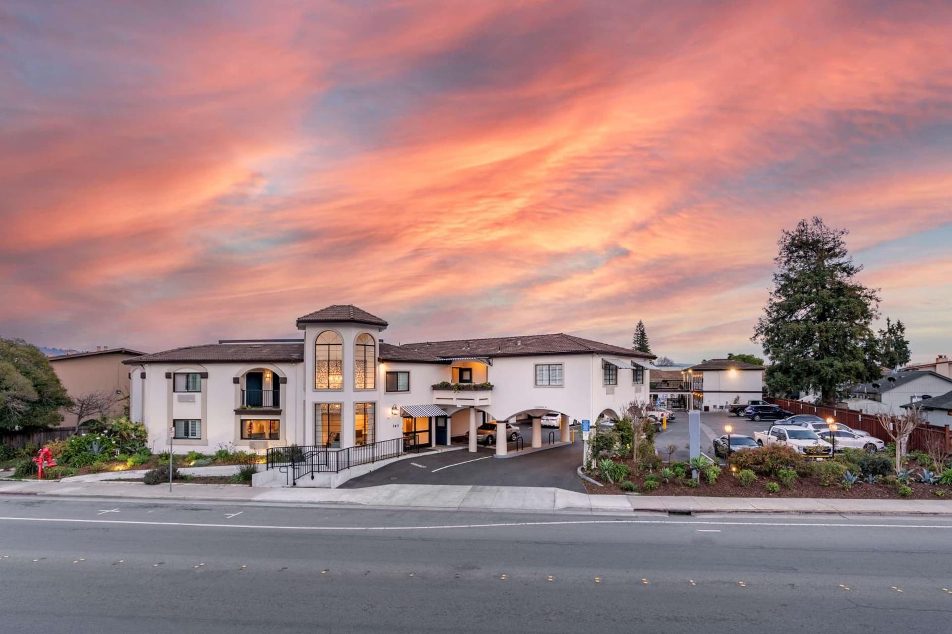 Best Western Rose Garden Inn gallery photo in Watsonville, CA — image 37