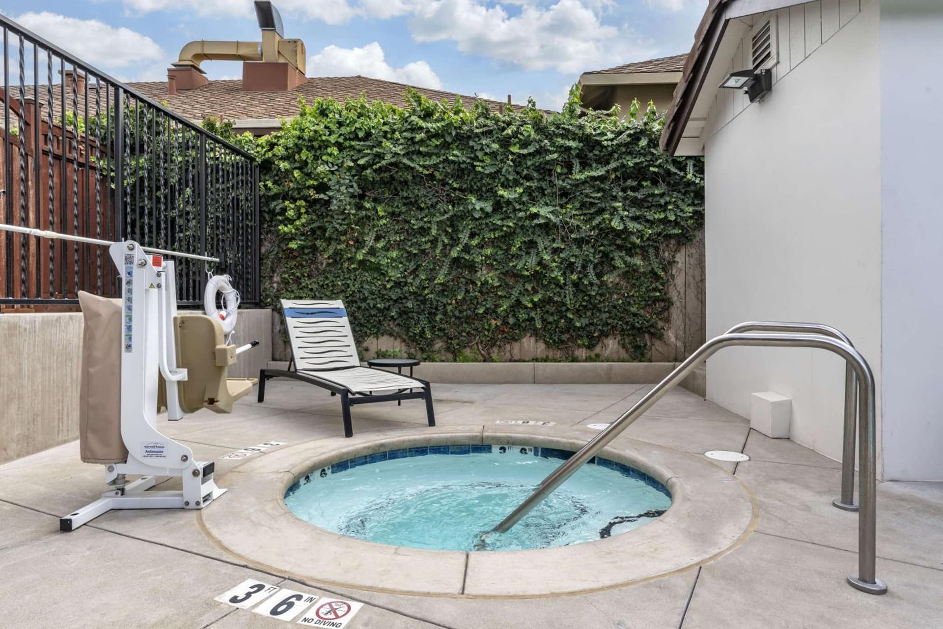 Best Western Rose Garden Inn gallery photo in Watsonville, CA — image 47