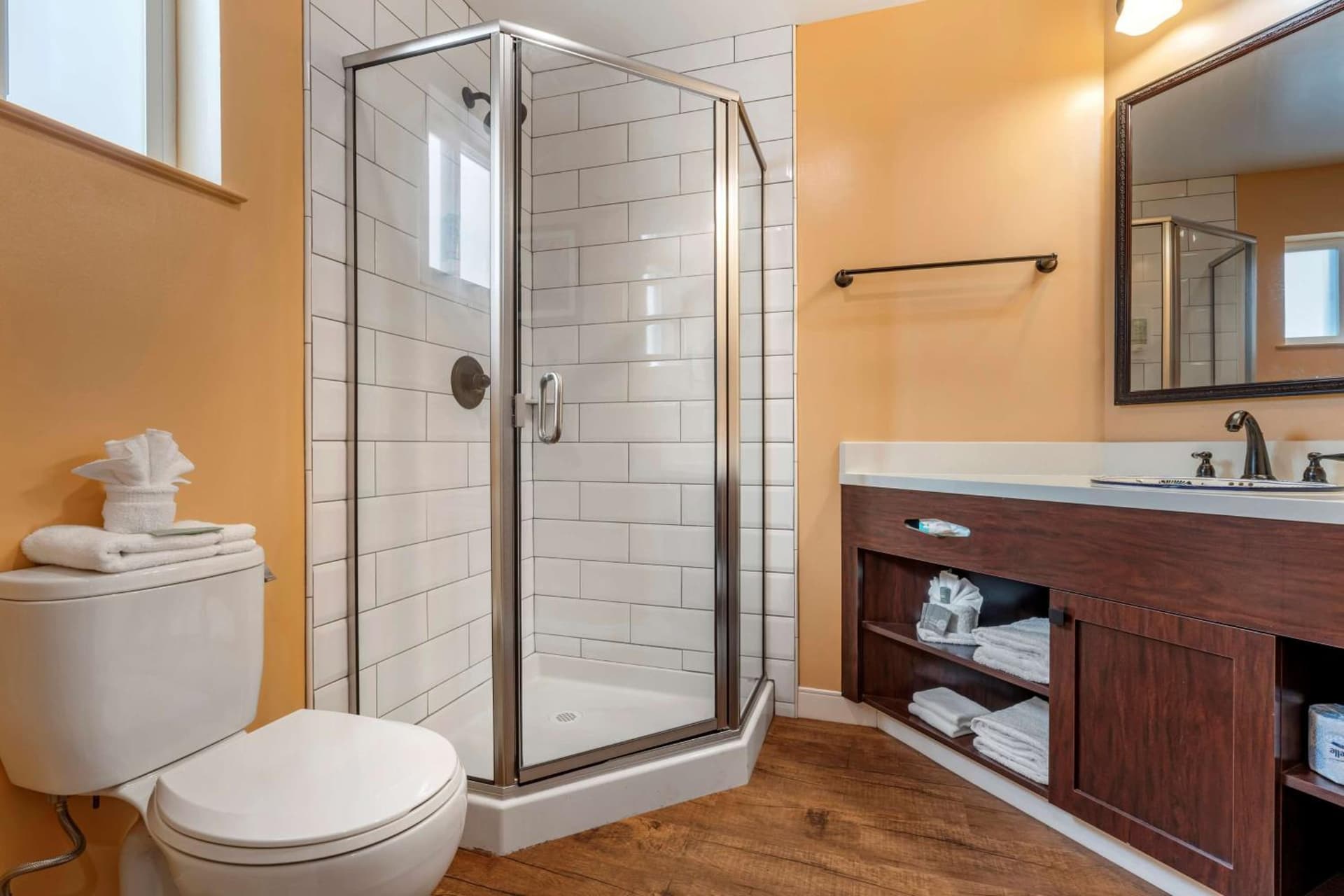 Best Western Rose Garden Inn gallery photo in Watsonville, CA — image 6
