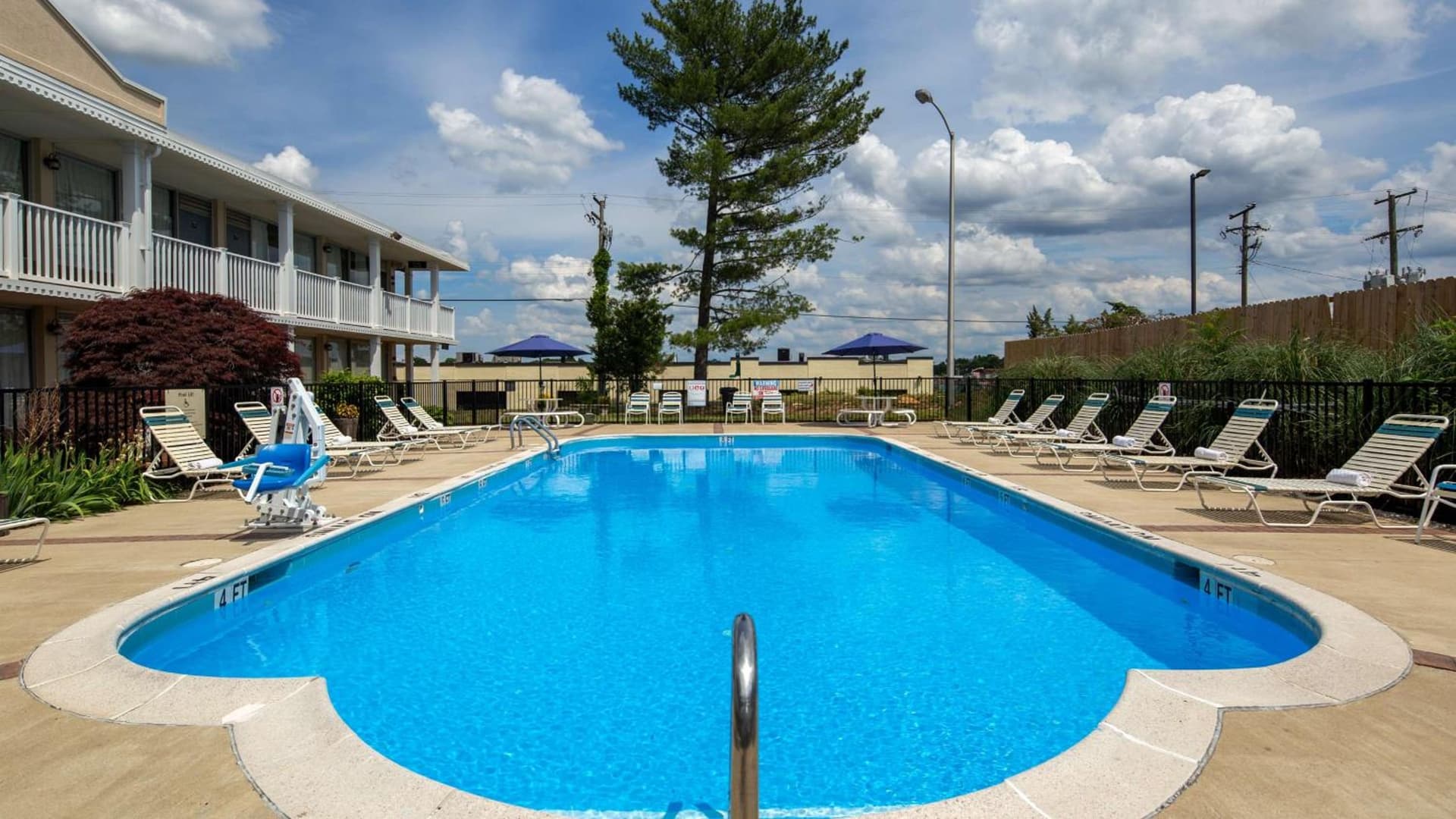 Best Western Fredericksburg interior in Fredericksburg, VA — gallery photo 2