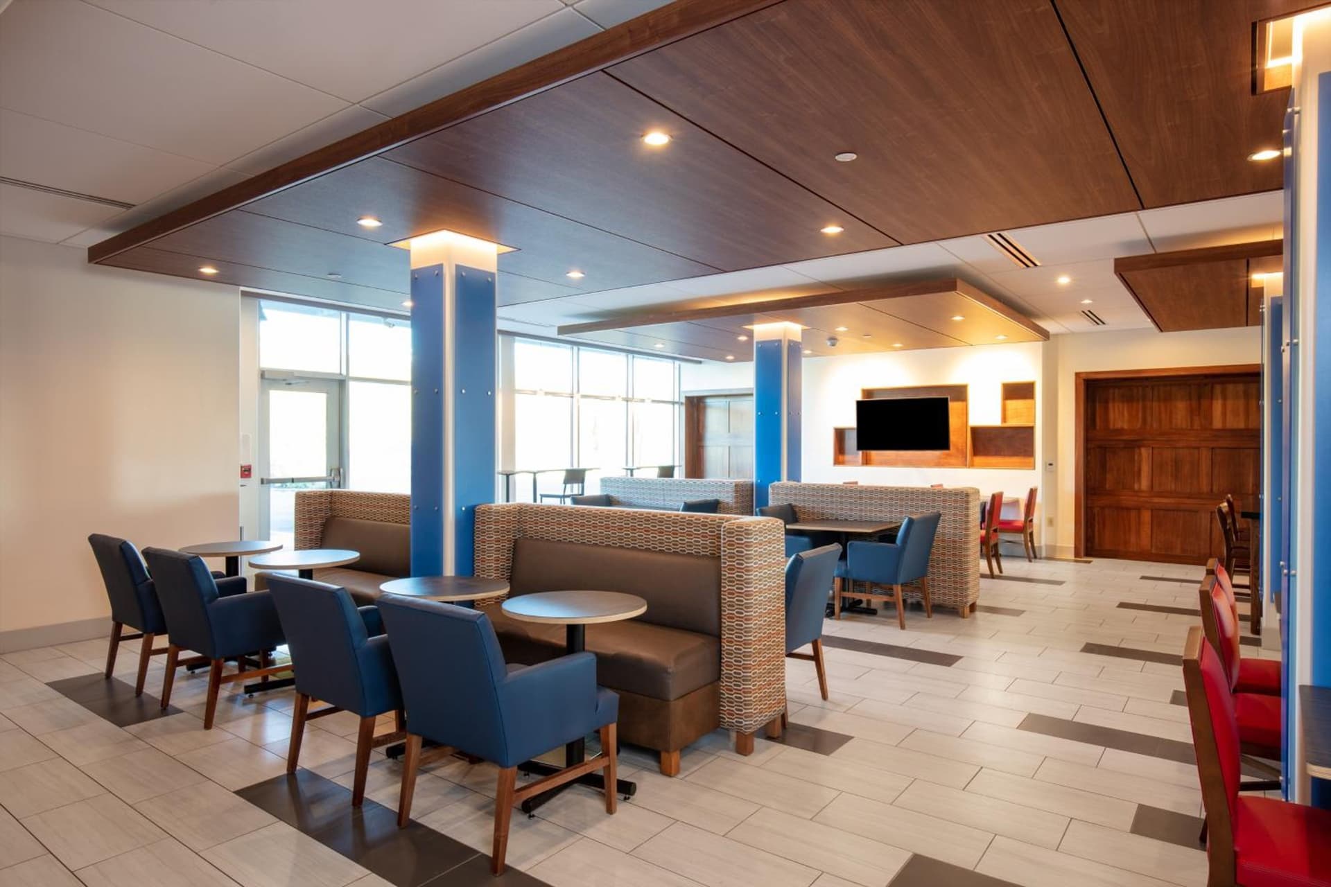 Holiday Inn Express & Suites - Beloit by IHG gallery photo in Beloit, WI — image 20