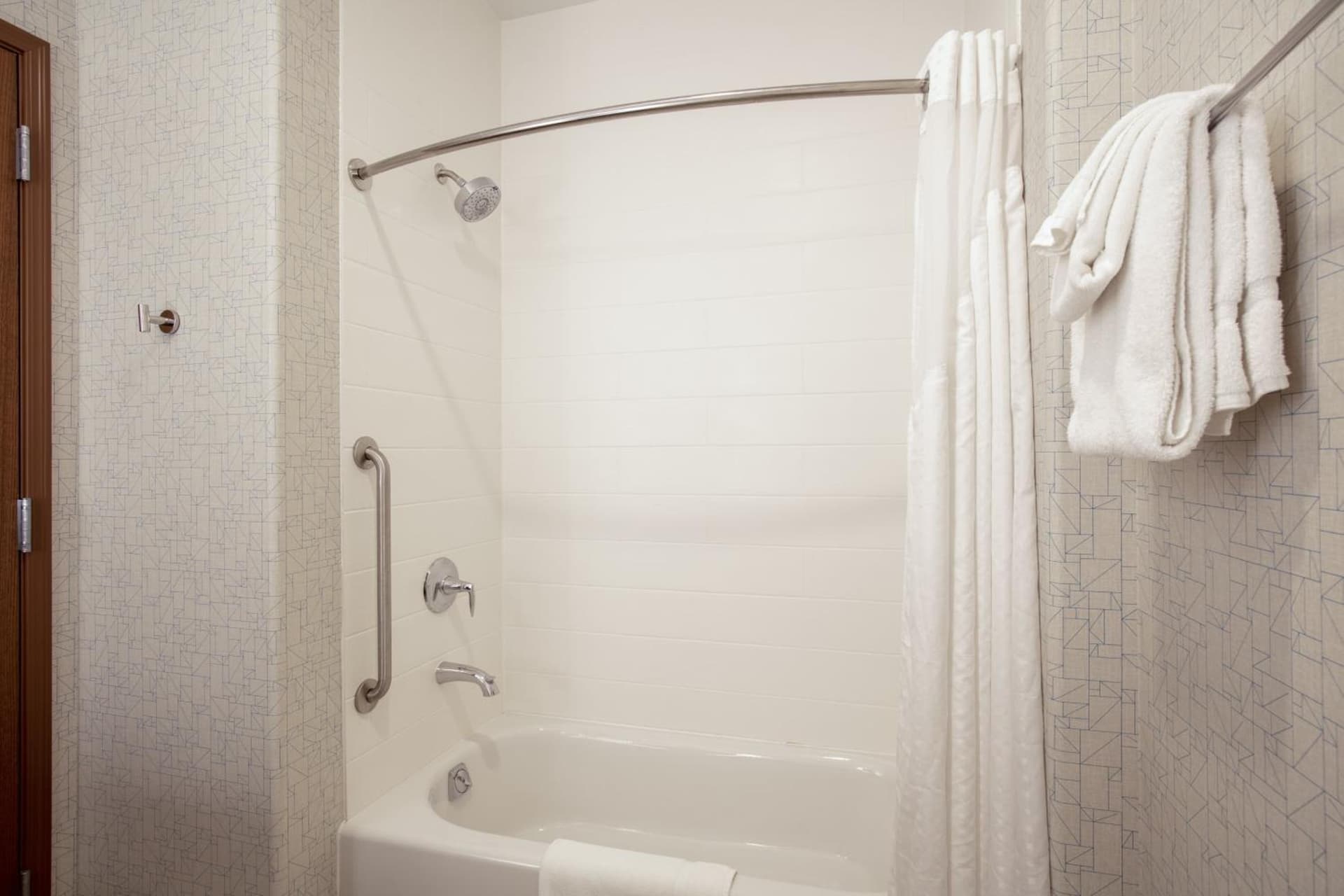 Holiday Inn Express & Suites - Beloit by IHG gallery photo in Beloit, WI — image 4