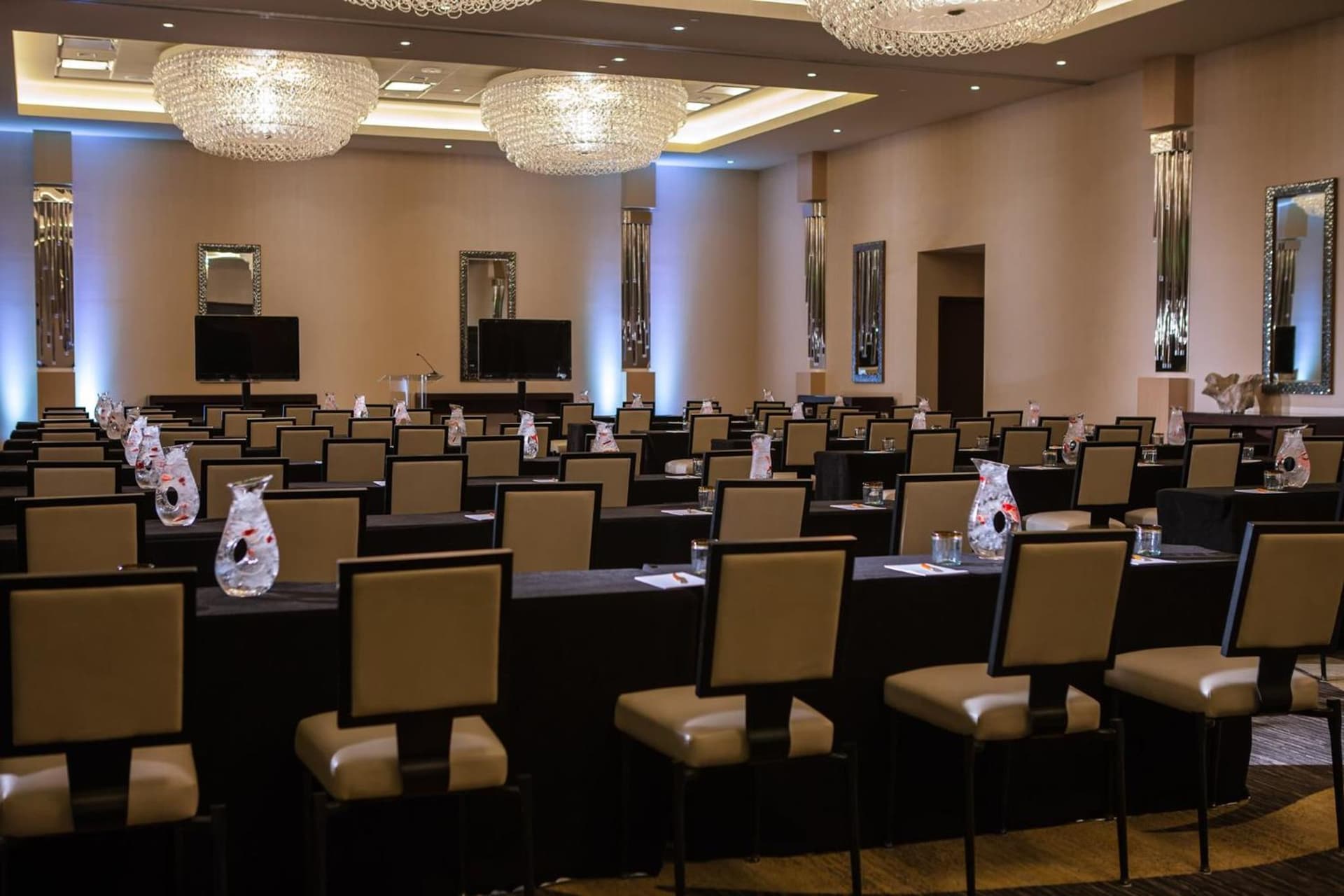 Kimpton Hotel Palomar Phoenix Cityscape by IHG gallery photo in Phoenix, AZ — image 80