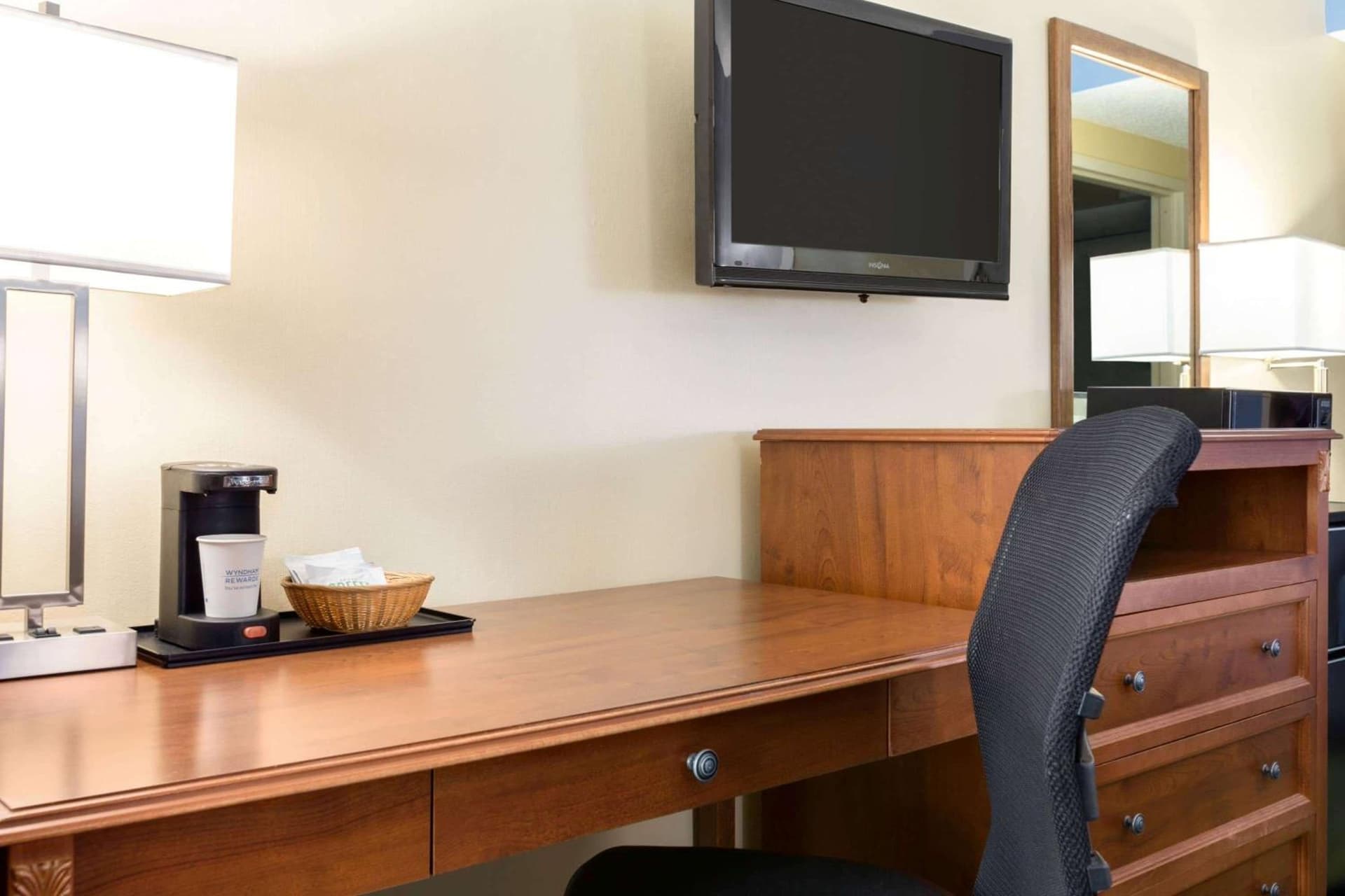 Days Inn by Wyndham Fargo - West Acres gallery photo in Fargo, ND — image 11