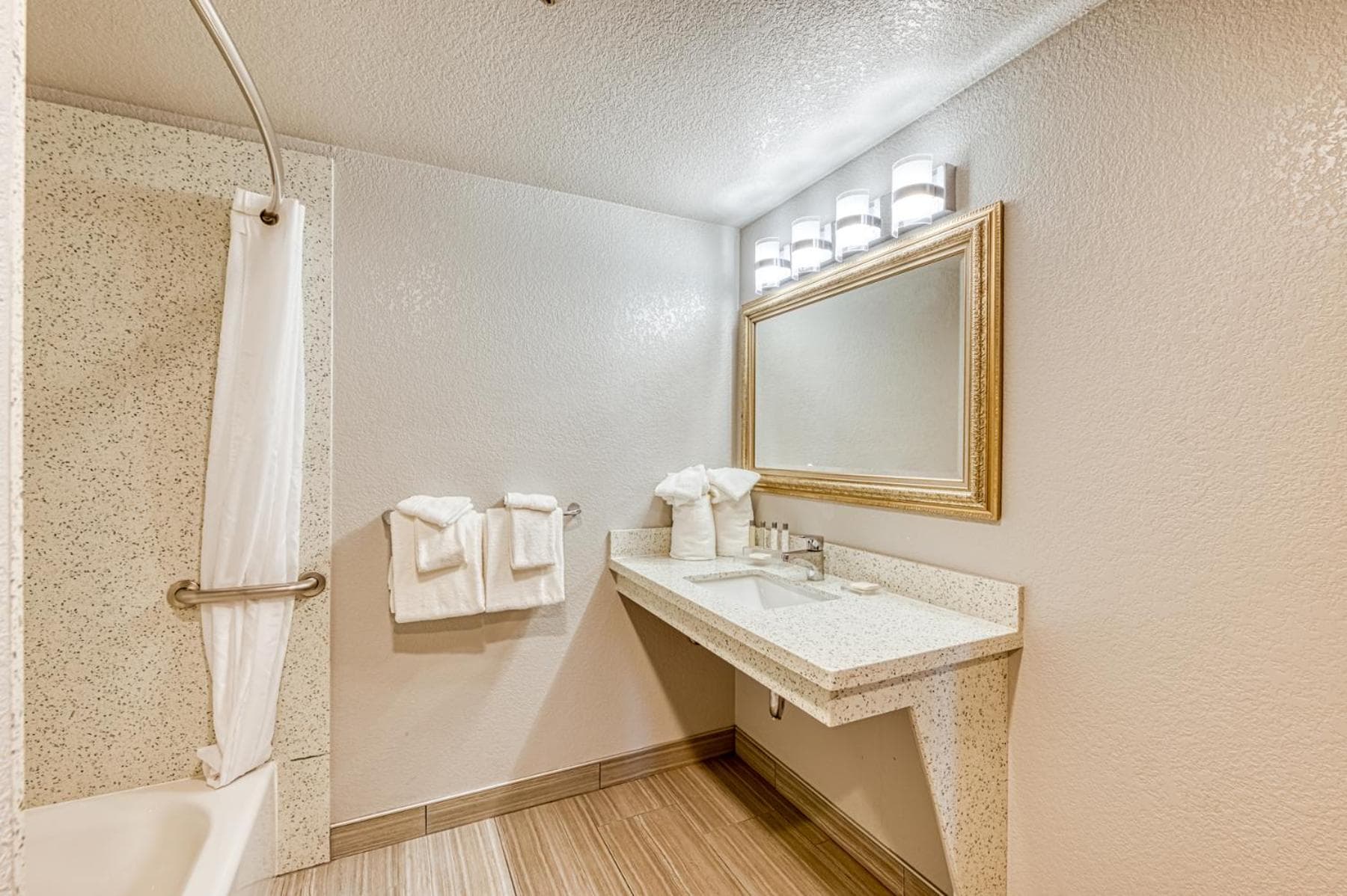 Amanzi Hotel, an Ascend Collection Hotel gallery photo in Ventura, CA — image 163