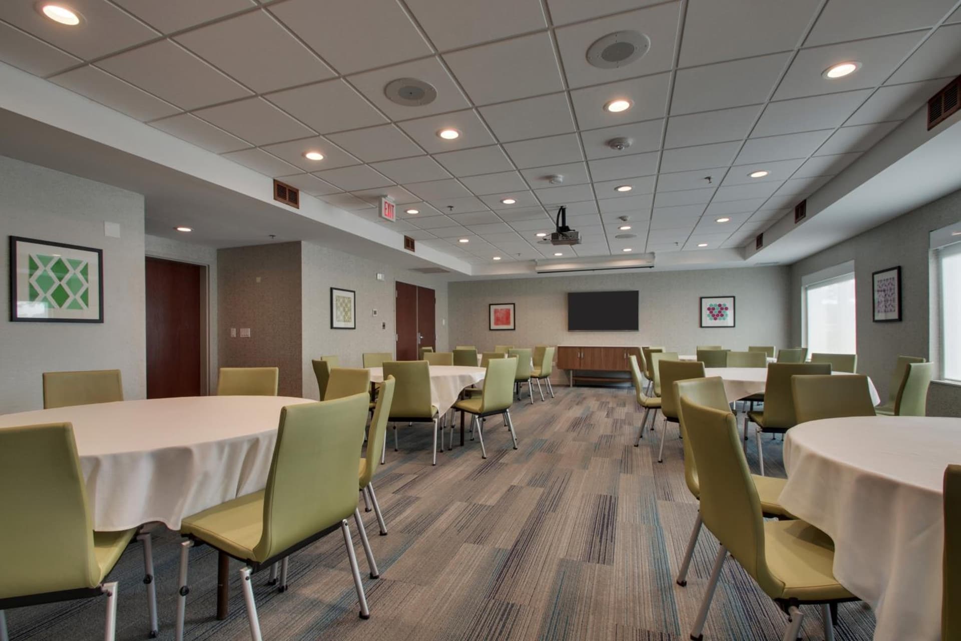 Holiday Inn Express & Suites Aurora - Naperville by IHG gallery photo in Aurora, IL — image 36