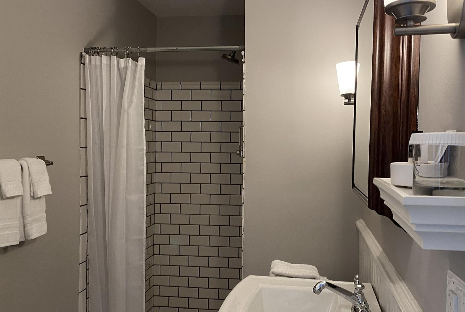 Hotel Laurance gallery photo in Luray, VA — image 53