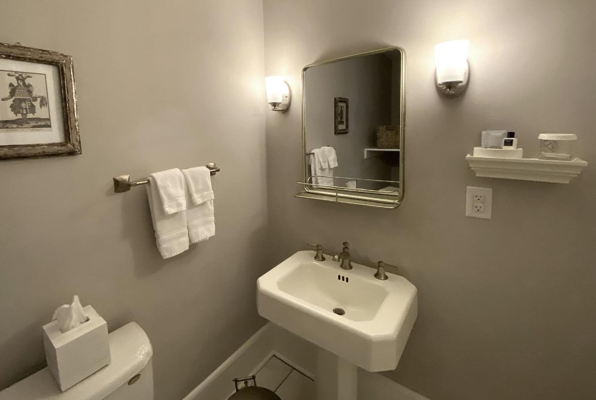 Hotel Laurance gallery photo in Luray, VA — image 43