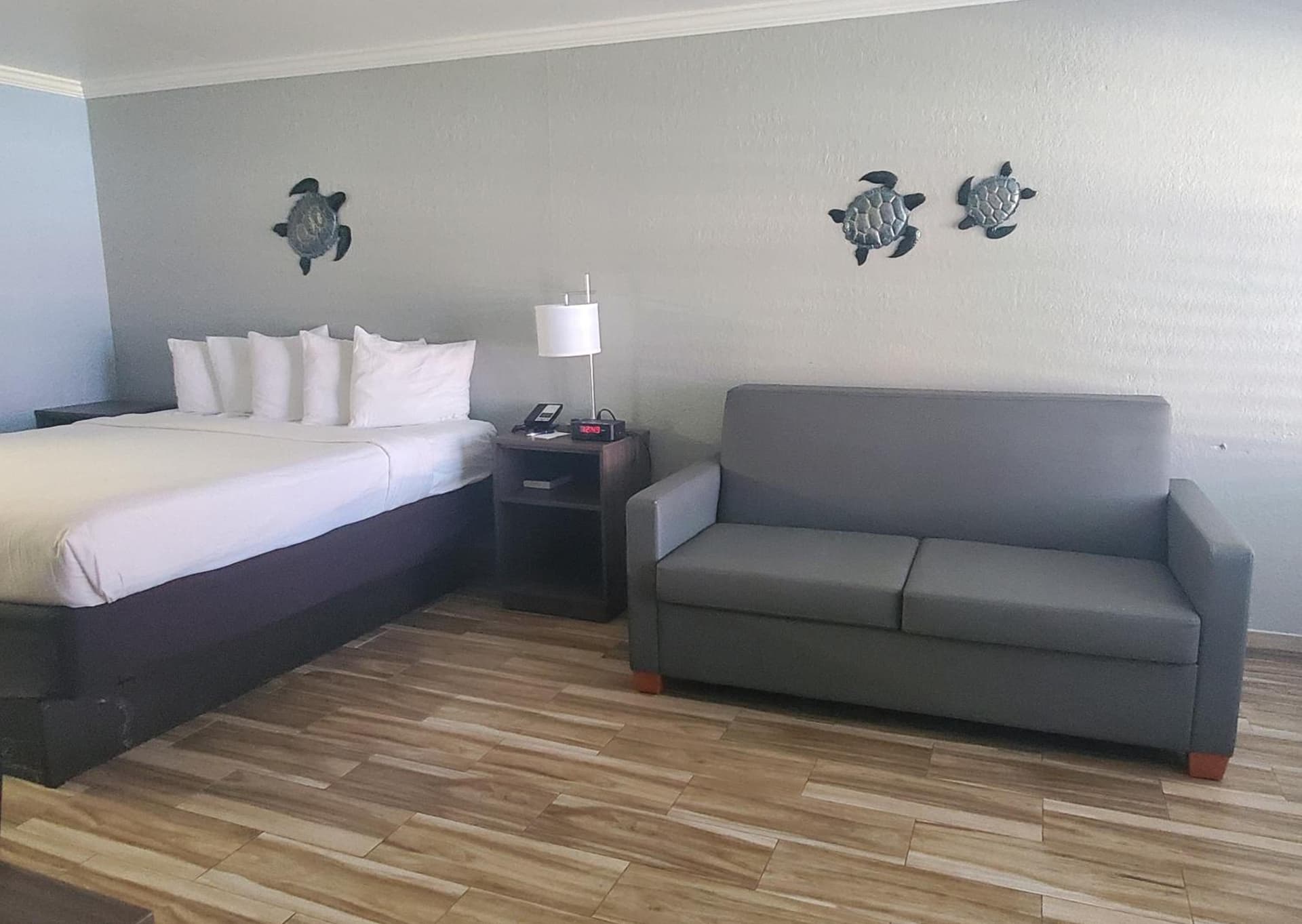 Vero Beach Inn & Suites Vero Beach I-95 gallery photo in Vero Beach, FL — image 8