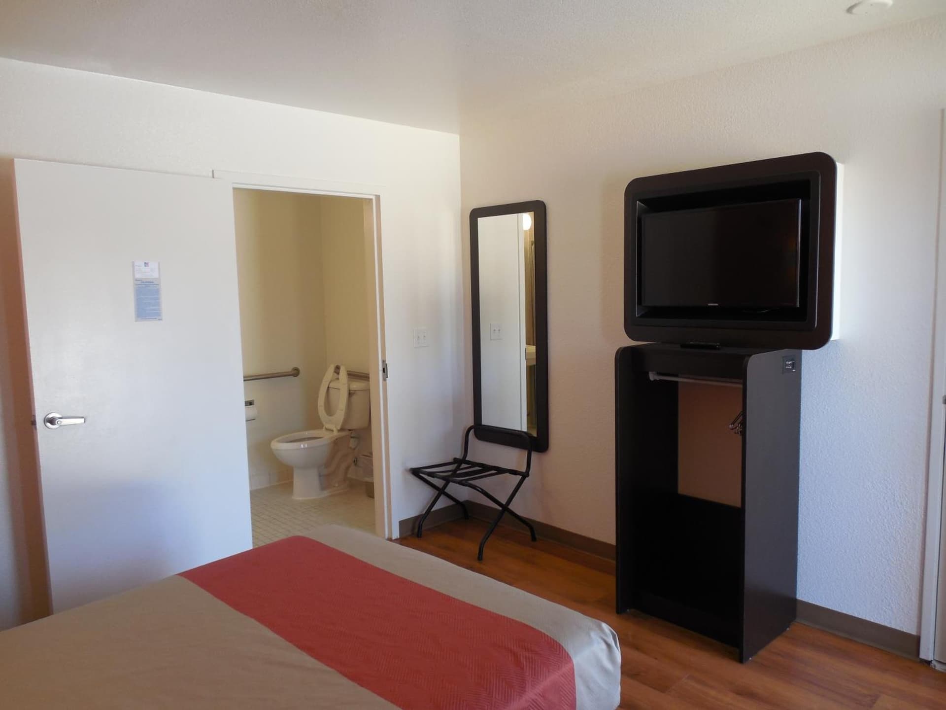 Motel 6-Temecula, CA - Historic Old Town gallery photo in Temecula, CA — image 17