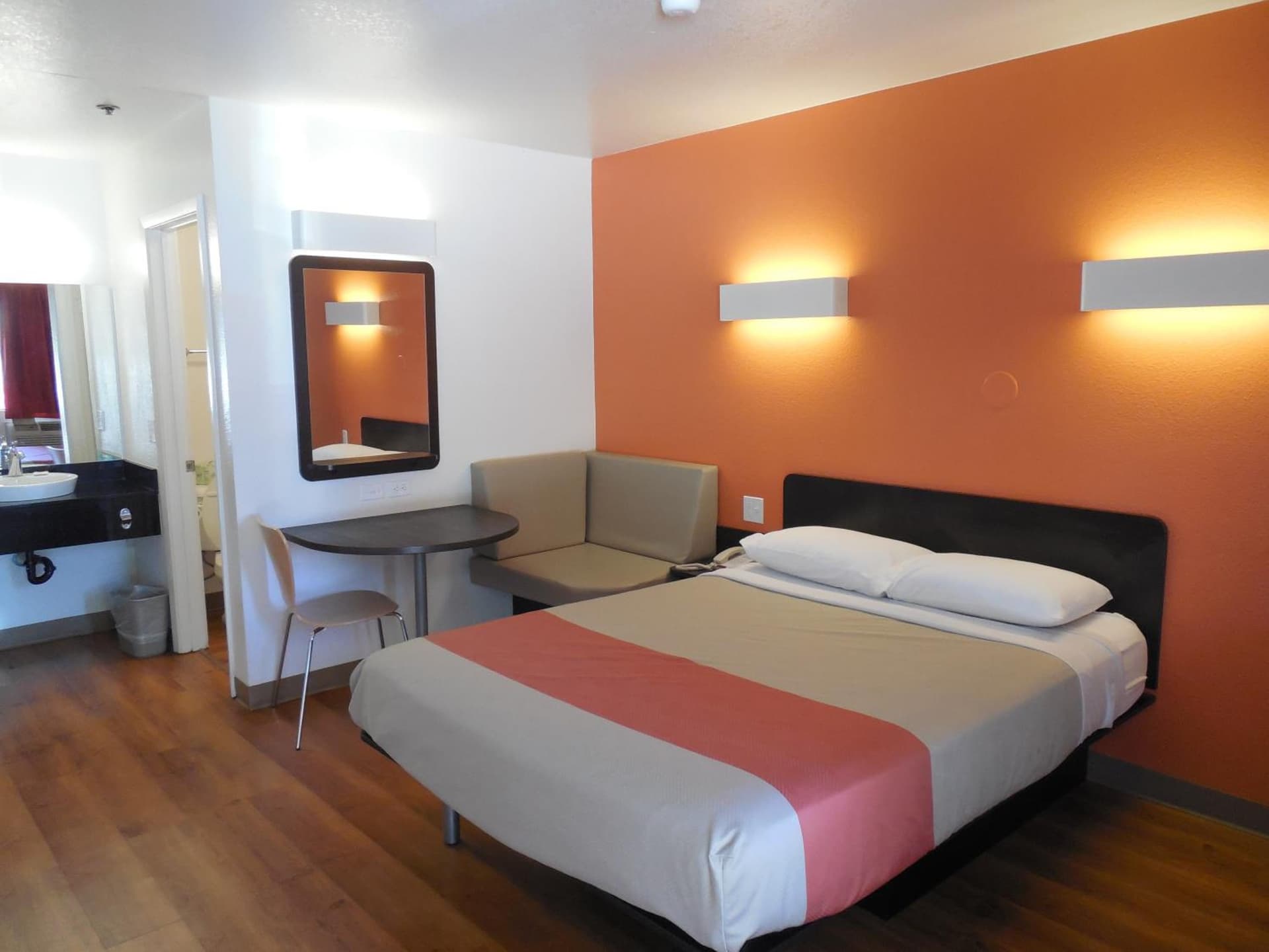 Motel 6-Temecula, CA - Historic Old Town gallery photo in Temecula, CA — image 21