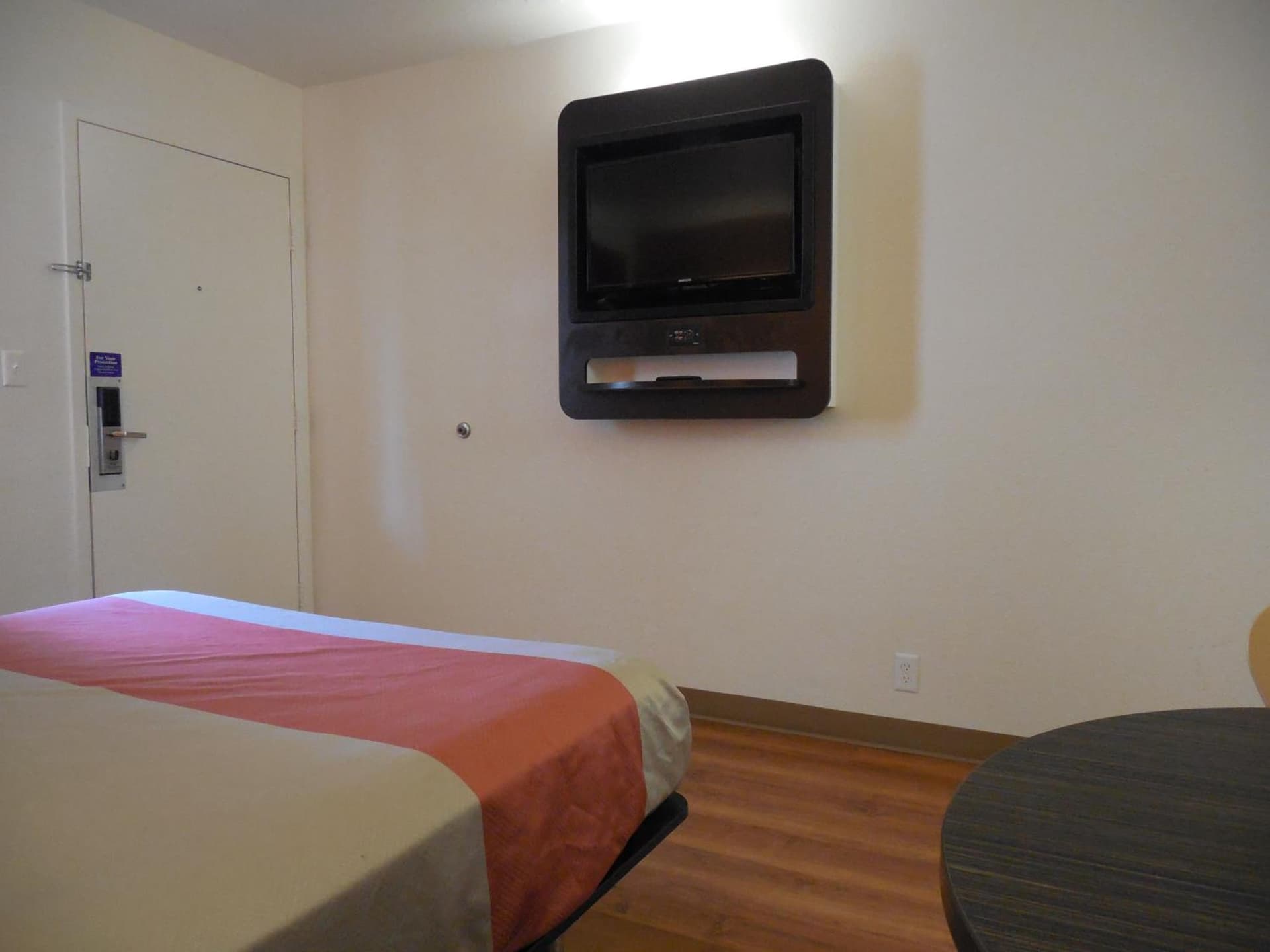 Motel 6-Temecula, CA - Historic Old Town gallery photo in Temecula, CA — image 46