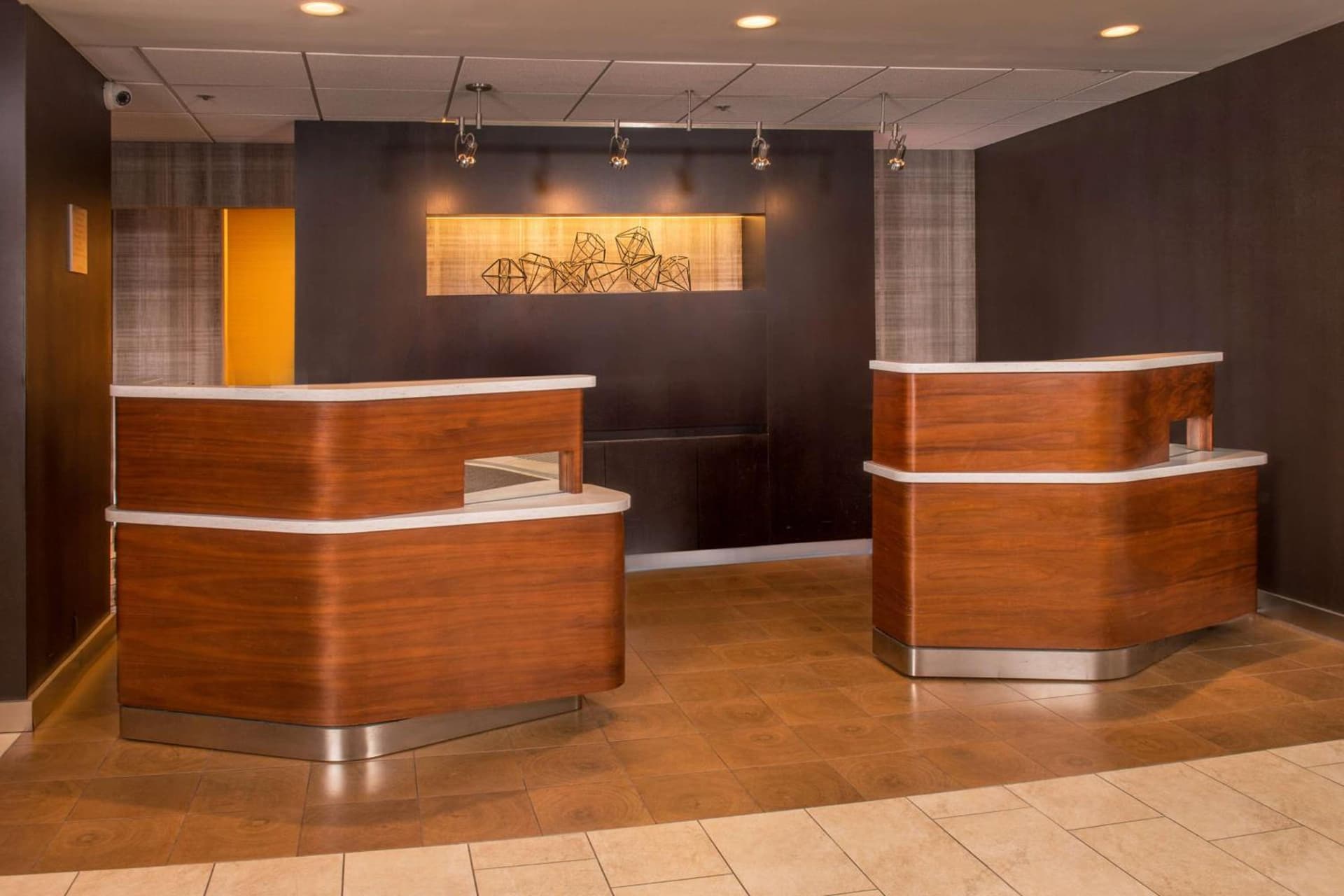 Sonesta Select Arlington Rosslyn interior in Arlington, VA — gallery photo 2