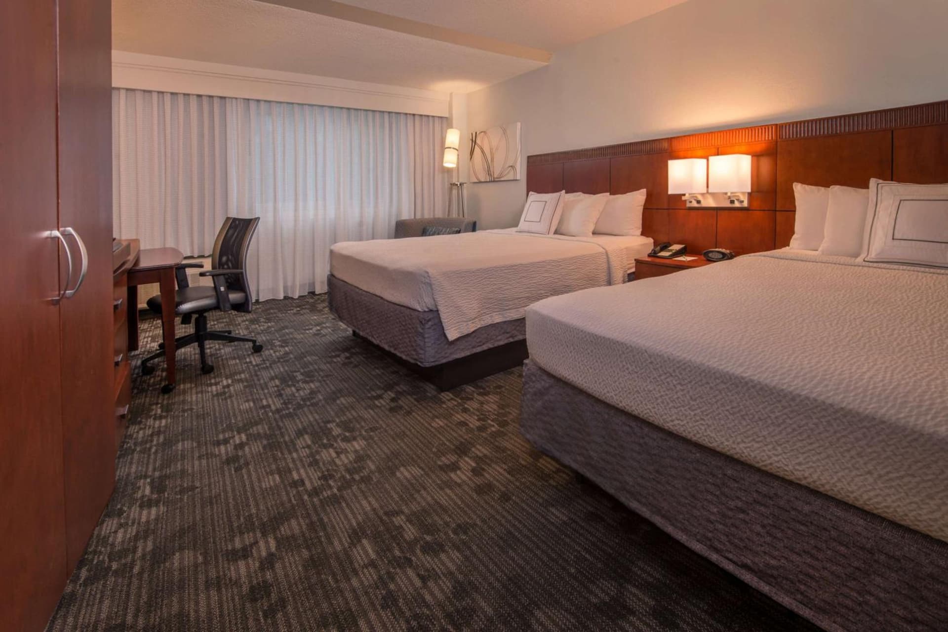 Sonesta Select Arlington Rosslyn gallery photo in Arlington, VA — image 6