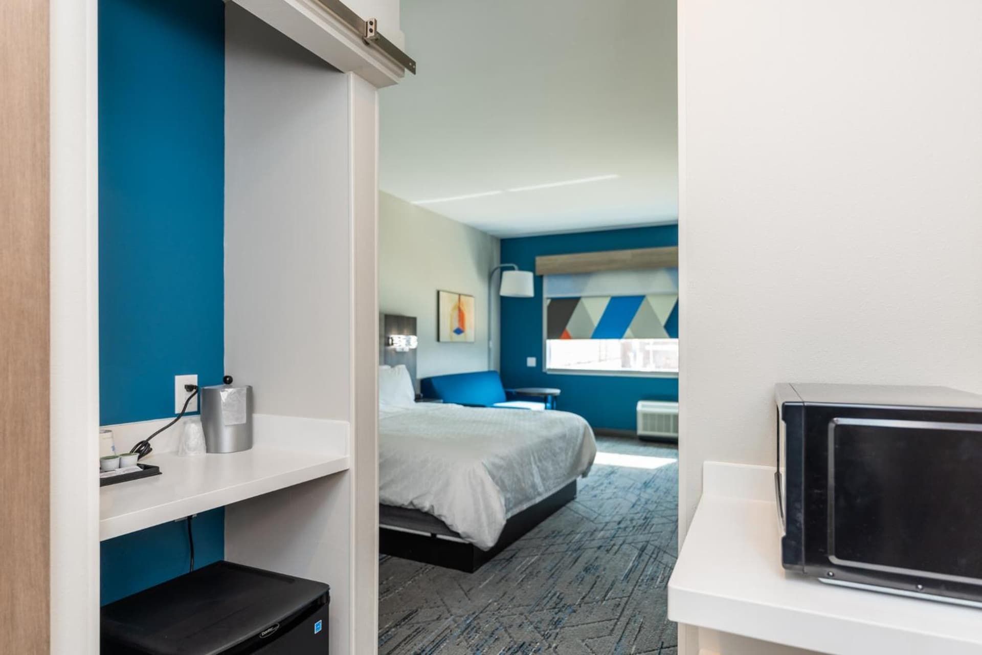 Holiday Inn Express & Suites Charlottesville by IHG gallery photo in Charlottesville, VA — image 165