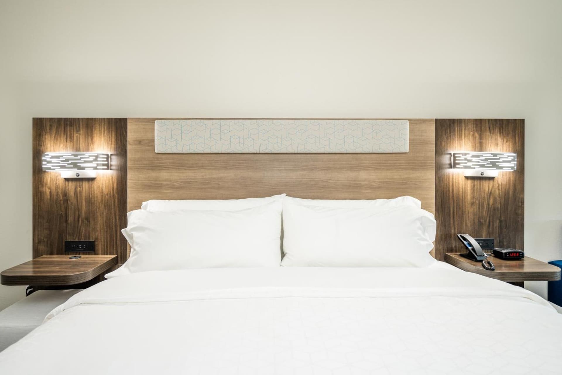 Holiday Inn Express & Suites Charlottesville by IHG gallery photo in Charlottesville, VA — image 5