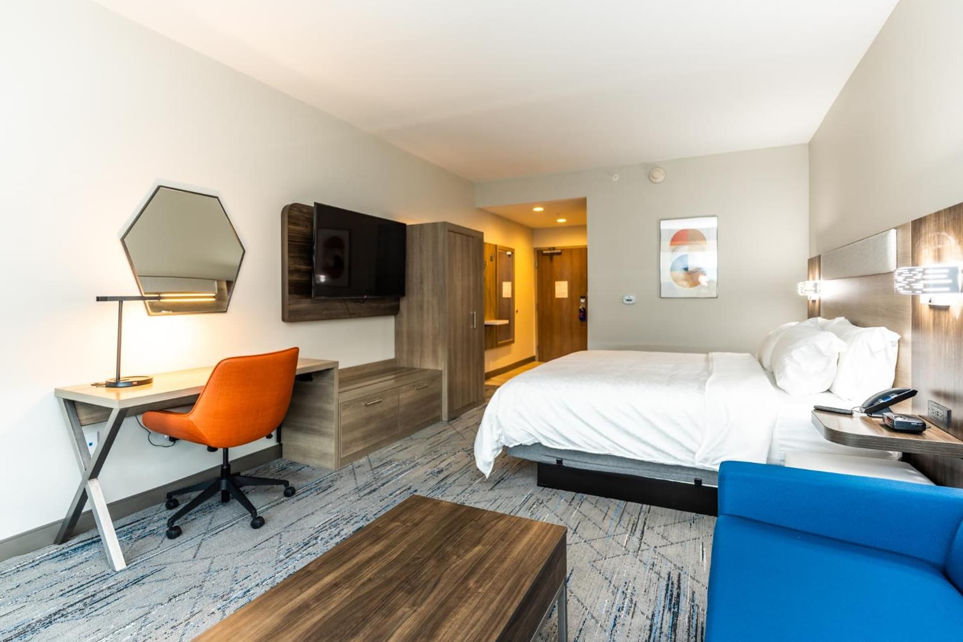 Holiday Inn Express & Suites Charlottesville by IHG gallery photo in Charlottesville, VA — image 114