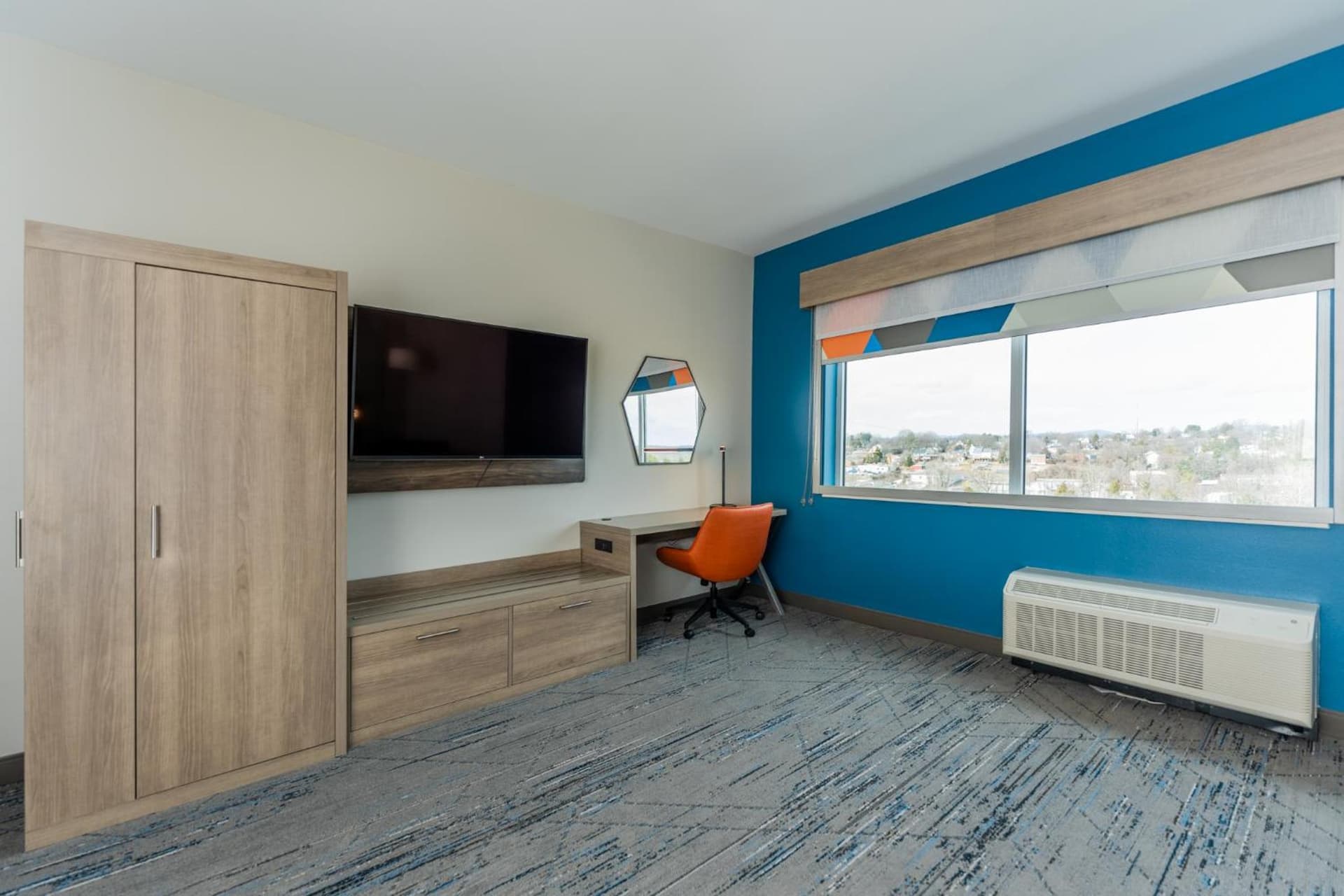 Holiday Inn Express & Suites Charlottesville by IHG gallery photo in Charlottesville, VA — image 143