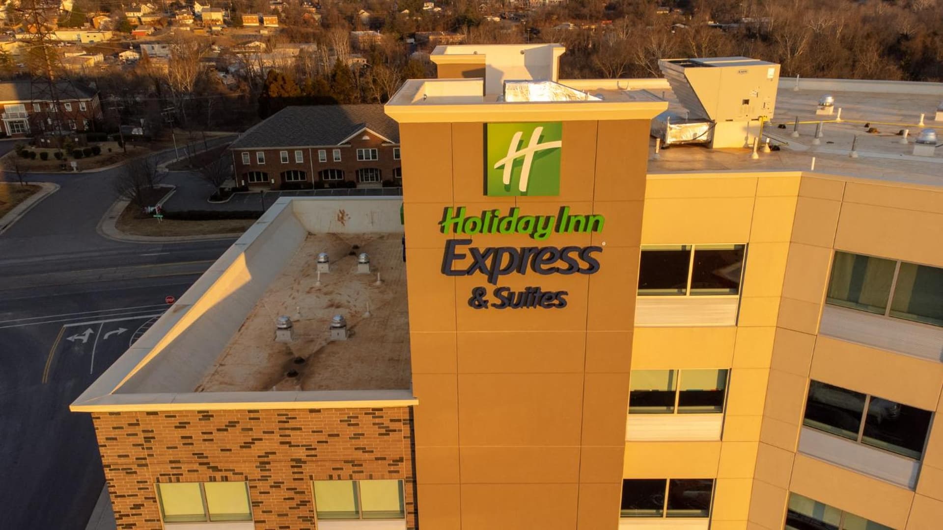 Holiday Inn Express & Suites Charlottesville by IHG gallery photo in Charlottesville, VA — image 162