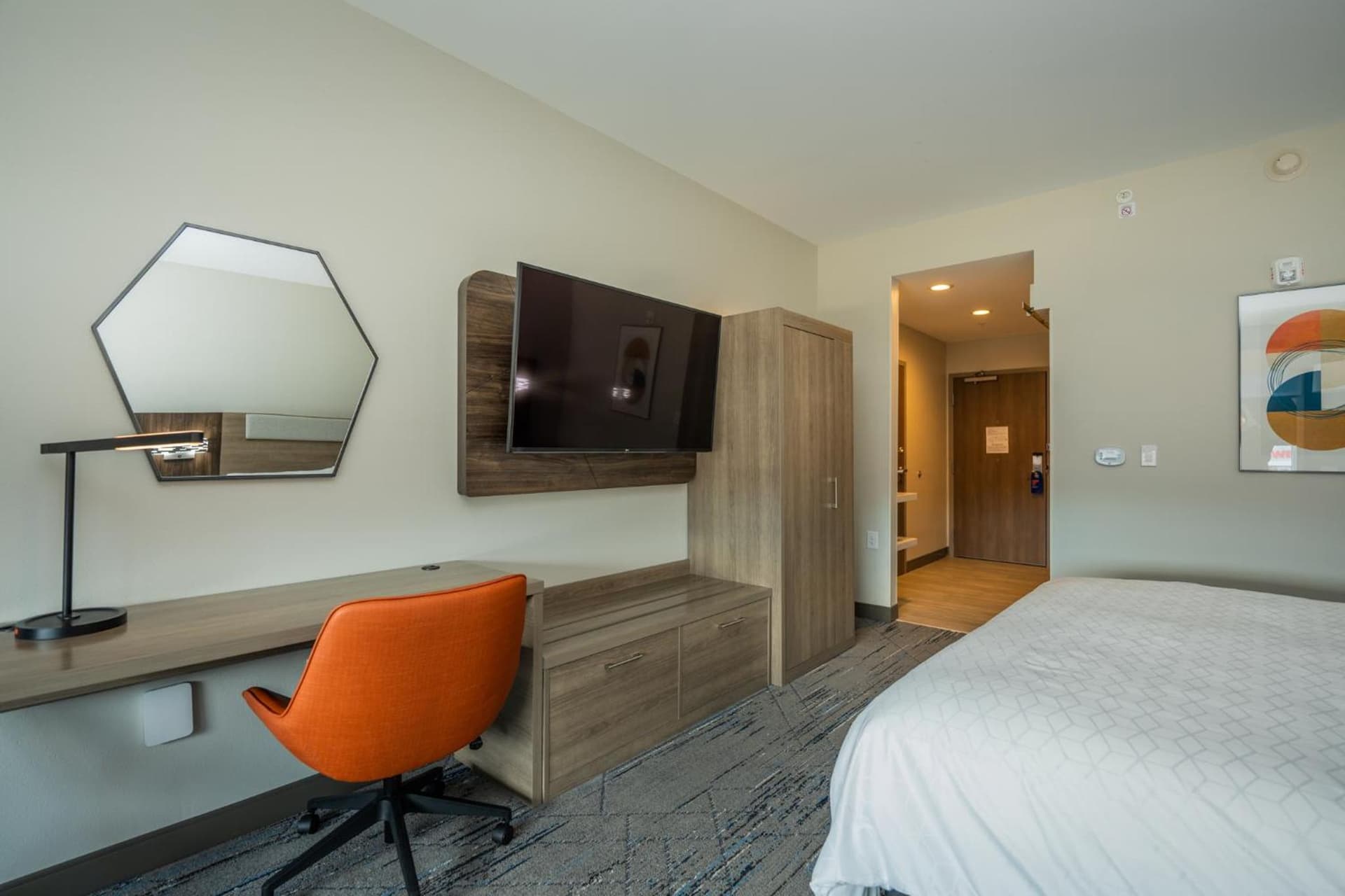 Holiday Inn Express & Suites Charlottesville by IHG gallery photo in Charlottesville, VA — image 159
