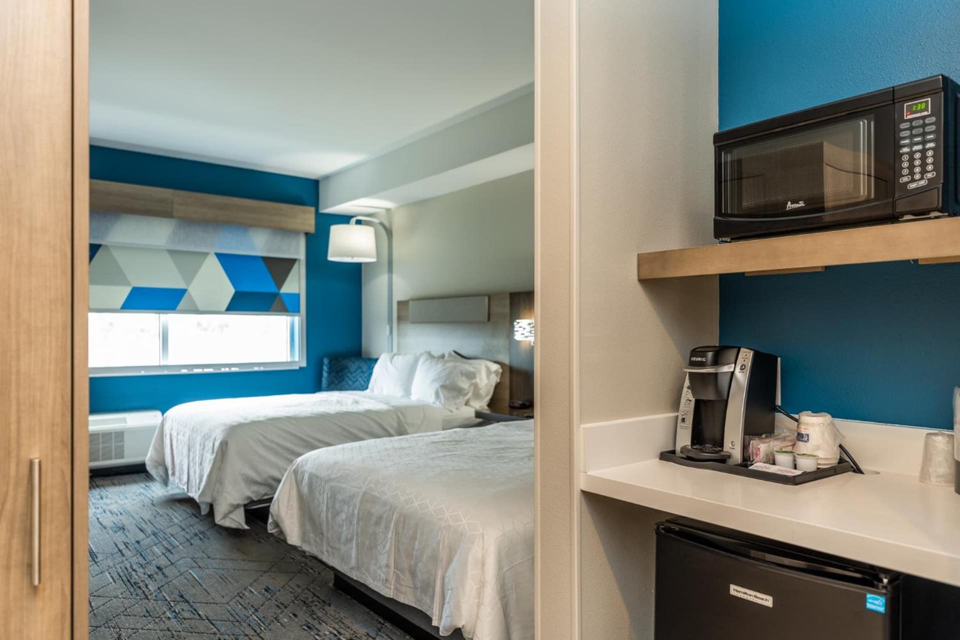Holiday Inn Express & Suites Charlottesville by IHG gallery photo in Charlottesville, VA — image 161