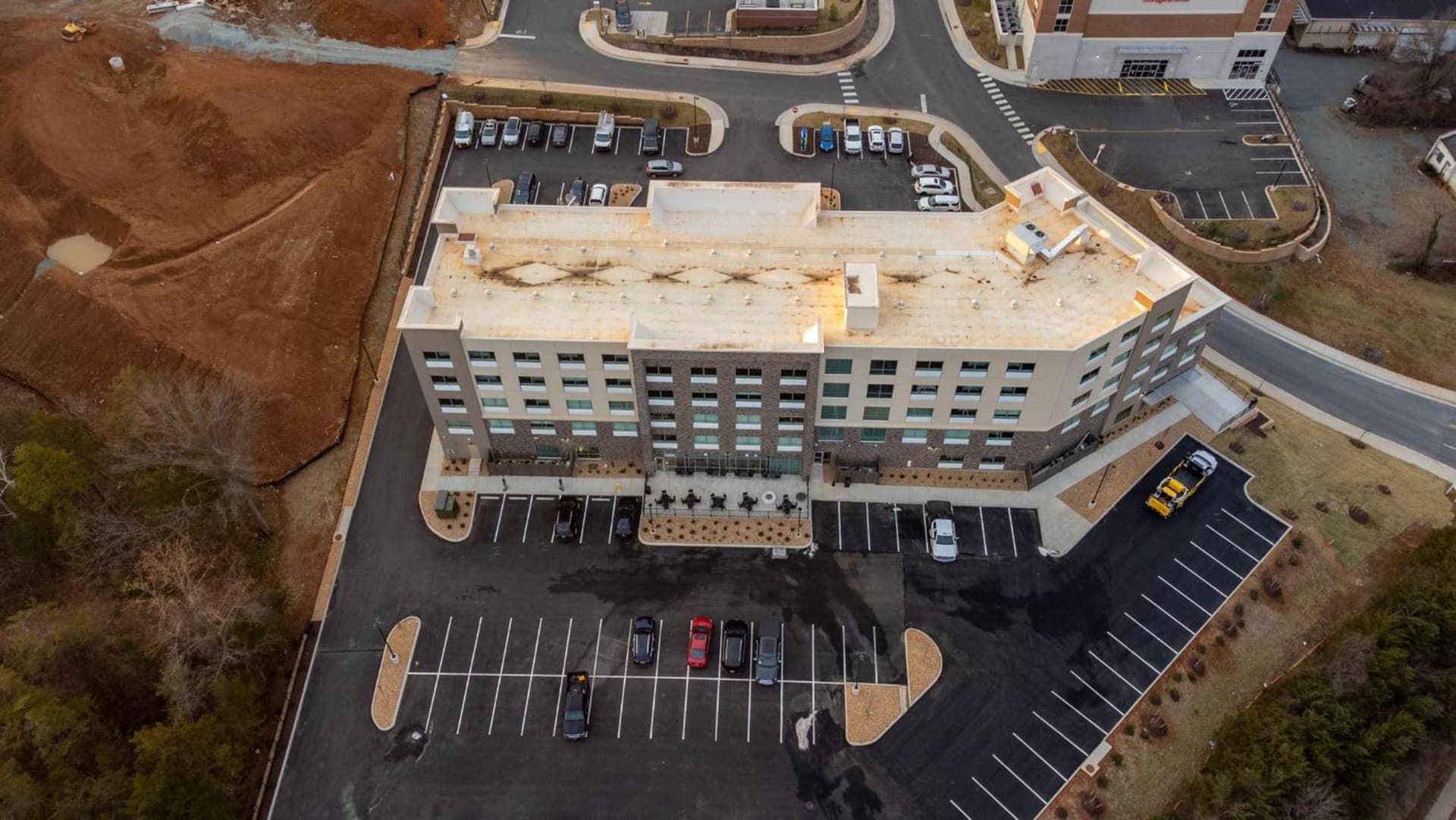 Holiday Inn Express & Suites Charlottesville by IHG gallery photo in Charlottesville, VA — image 116
